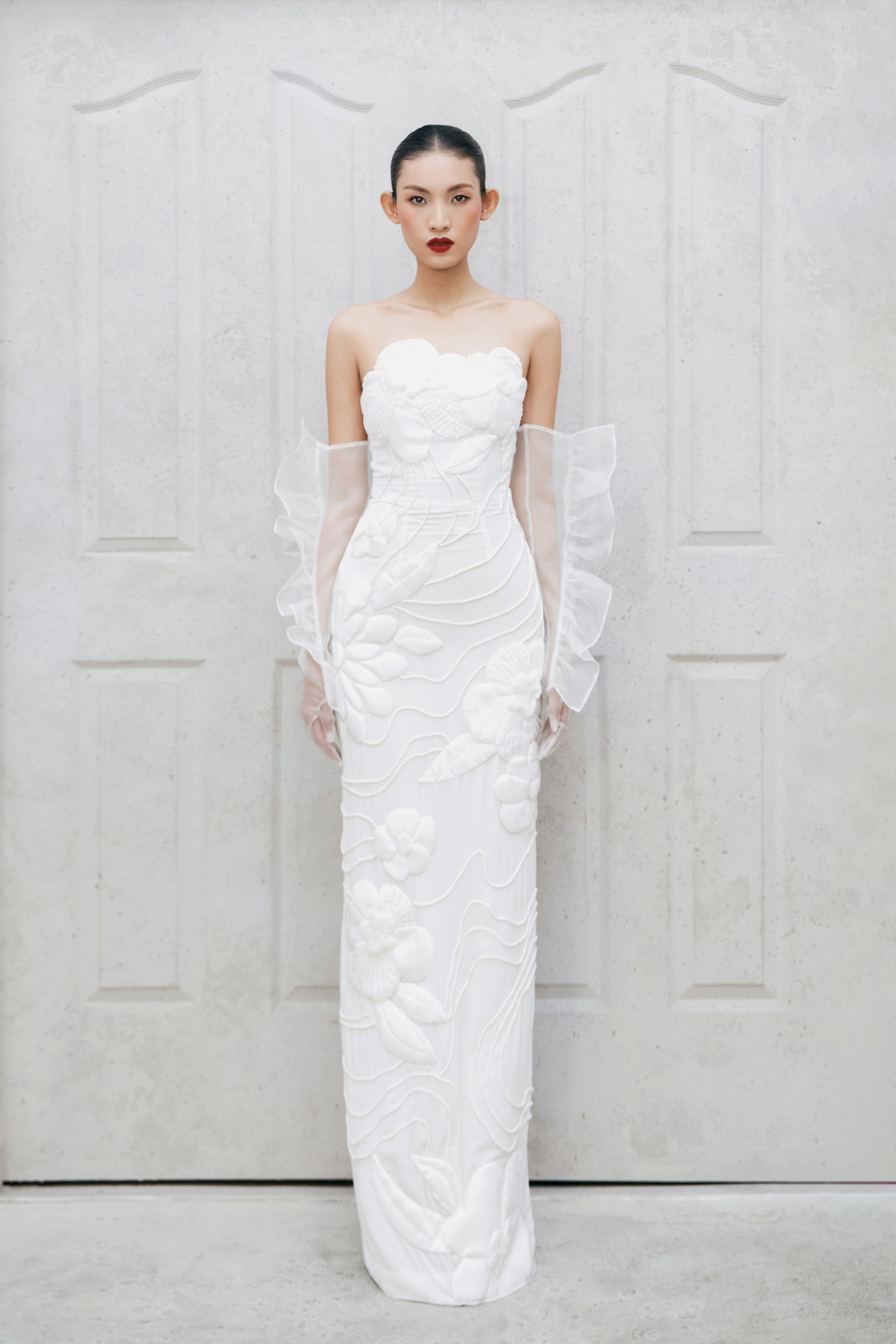 អ្នករចនា Ha Linh Thu ត្រឡប់មកទីក្រុងប៉ារីសវិញ ដើម្បីរៀបចំកម្មវិធីបង្ហាញម៉ូដ - រូបថត ១១. Nhà thiết kế Hà Linh Thư trở lại Paris tổ chức show thời trang - Ảnh 11.