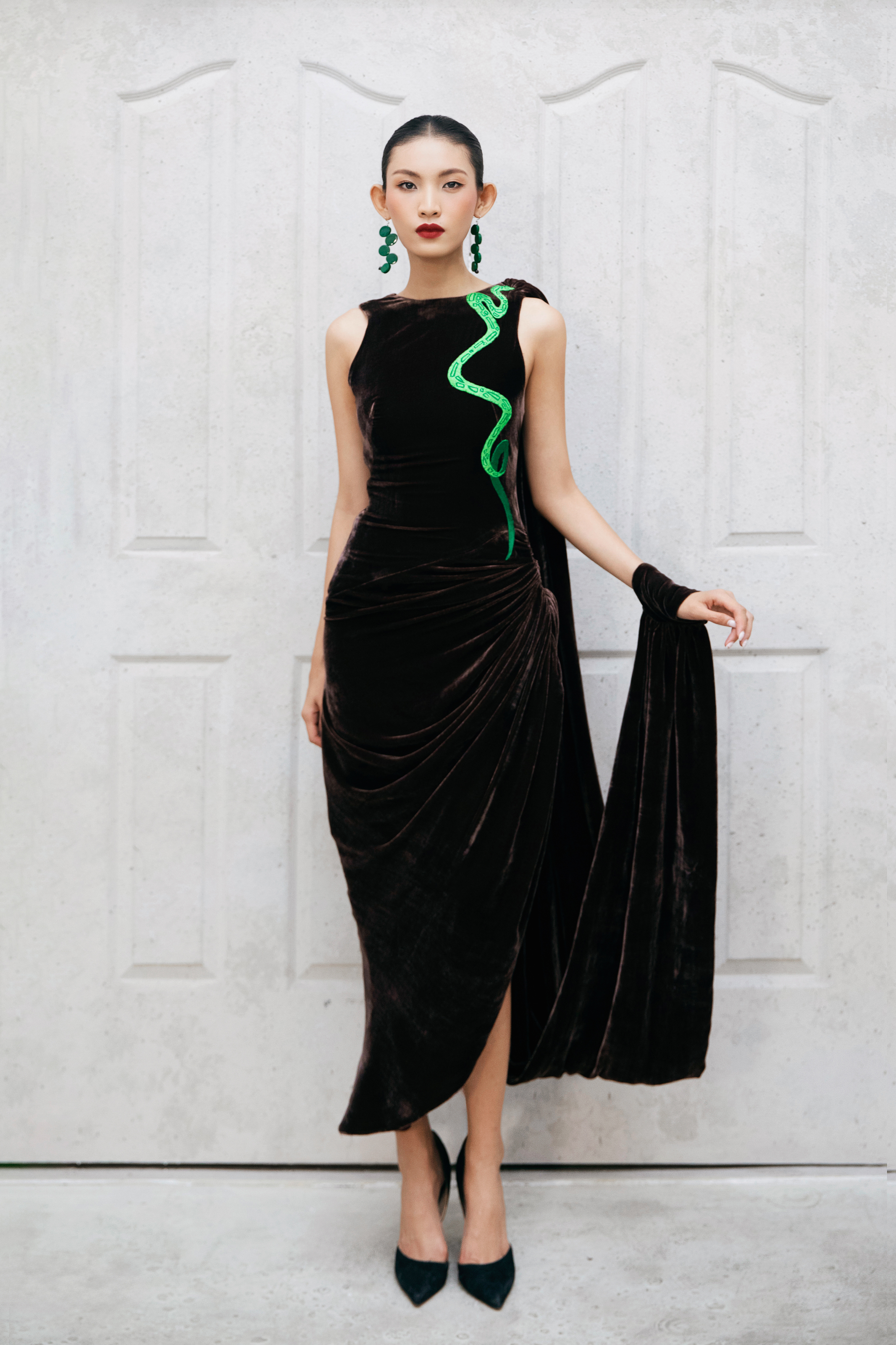 អ្នករចនា Ha Linh Thu ត្រឡប់មកទីក្រុងប៉ារីសវិញ ដើម្បីរៀបចំកម្មវិធីបង្ហាញម៉ូដ - រូបថត ៦. Nhà thiết kế Hà Linh Thư trở lại Paris tổ chức show thời trang - Ảnh 6.