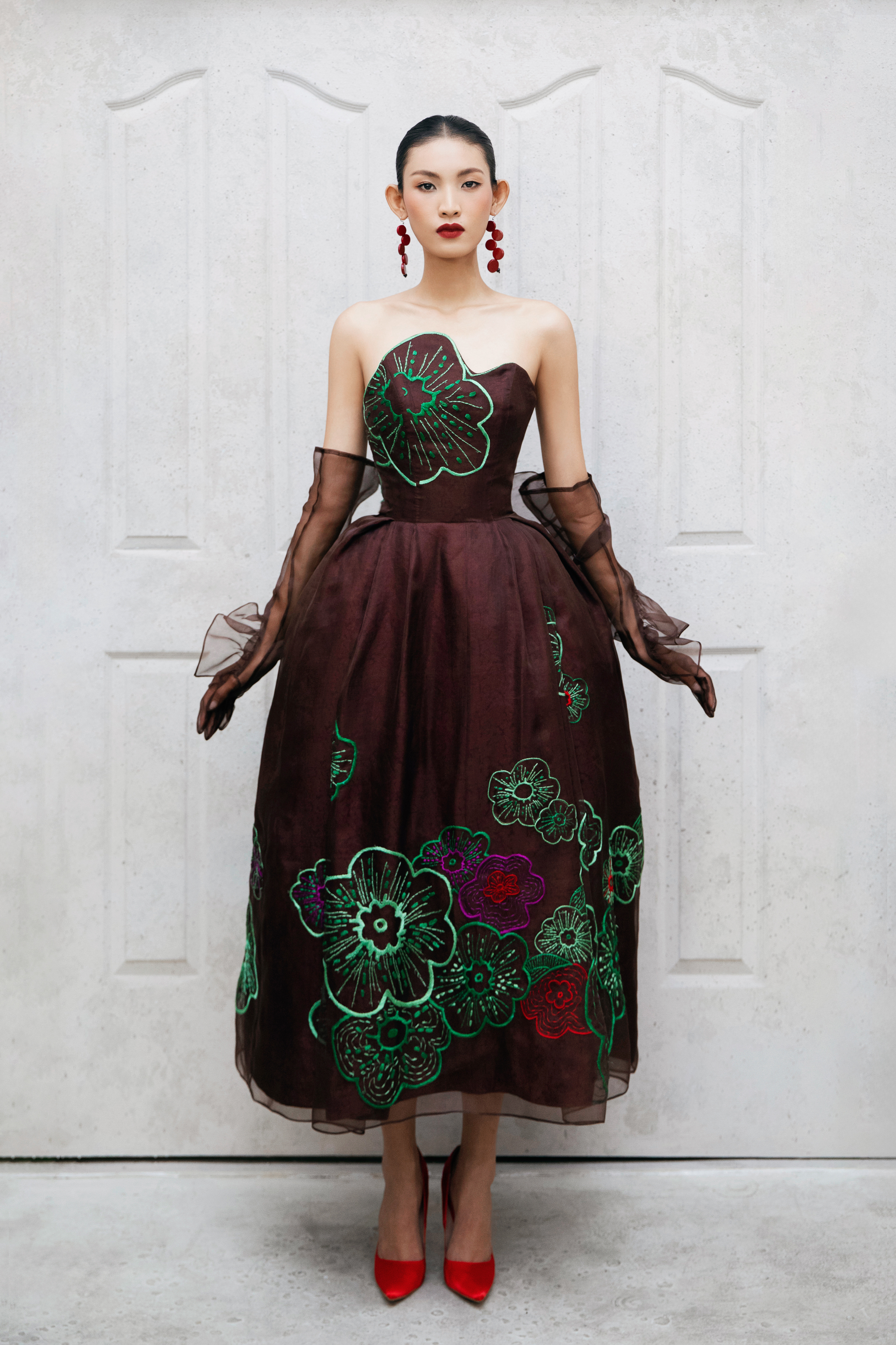 Nhà thiết kế Hà Linh Thư trở lại Paris tổ chức show thời trang - Ảnh 14.