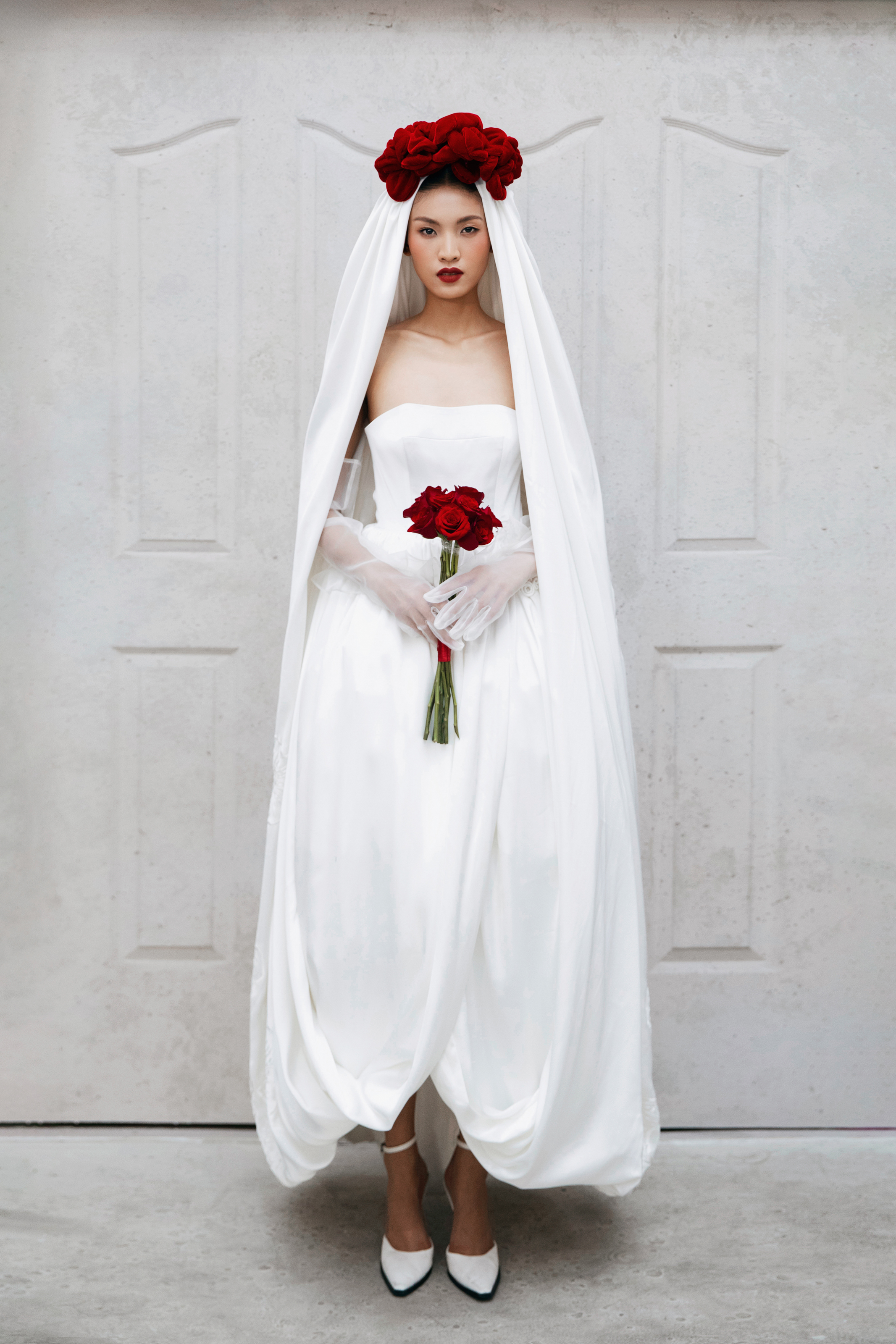 អ្នករចនា Ha Linh Thu ត្រឡប់មកទីក្រុងប៉ារីសវិញ ដើម្បីរៀបចំកម្មវិធីបង្ហាញម៉ូដ - រូបថត ៨. Nhà thiết kế Hà Linh Thư trở lại Paris tổ chức show thời trang - Ảnh 8.