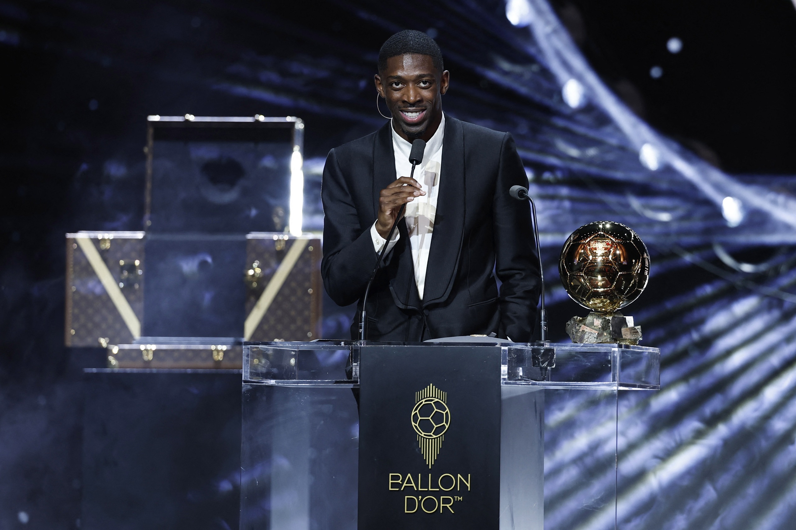 Ousmane Dembele: Từ cậu bé hư đến Quả bóng vàng 2025 - Ảnh 1.