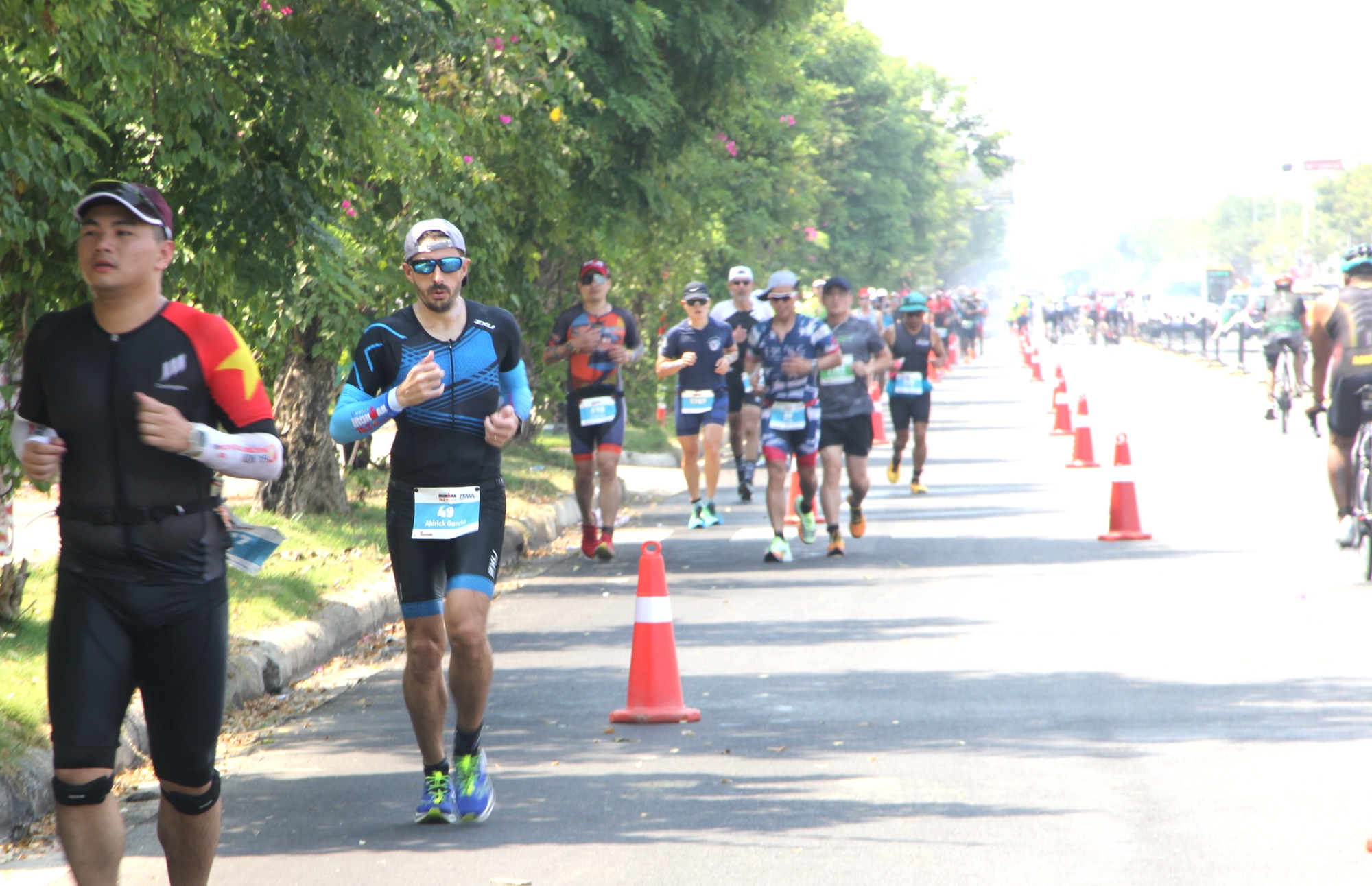 Đà Nẵng lần đầu tổ chức Giải IRONMAN cự ly toàn phần: bơi 3,8km, đạp xe 180km, chạy hơn 42km - Ảnh 1.