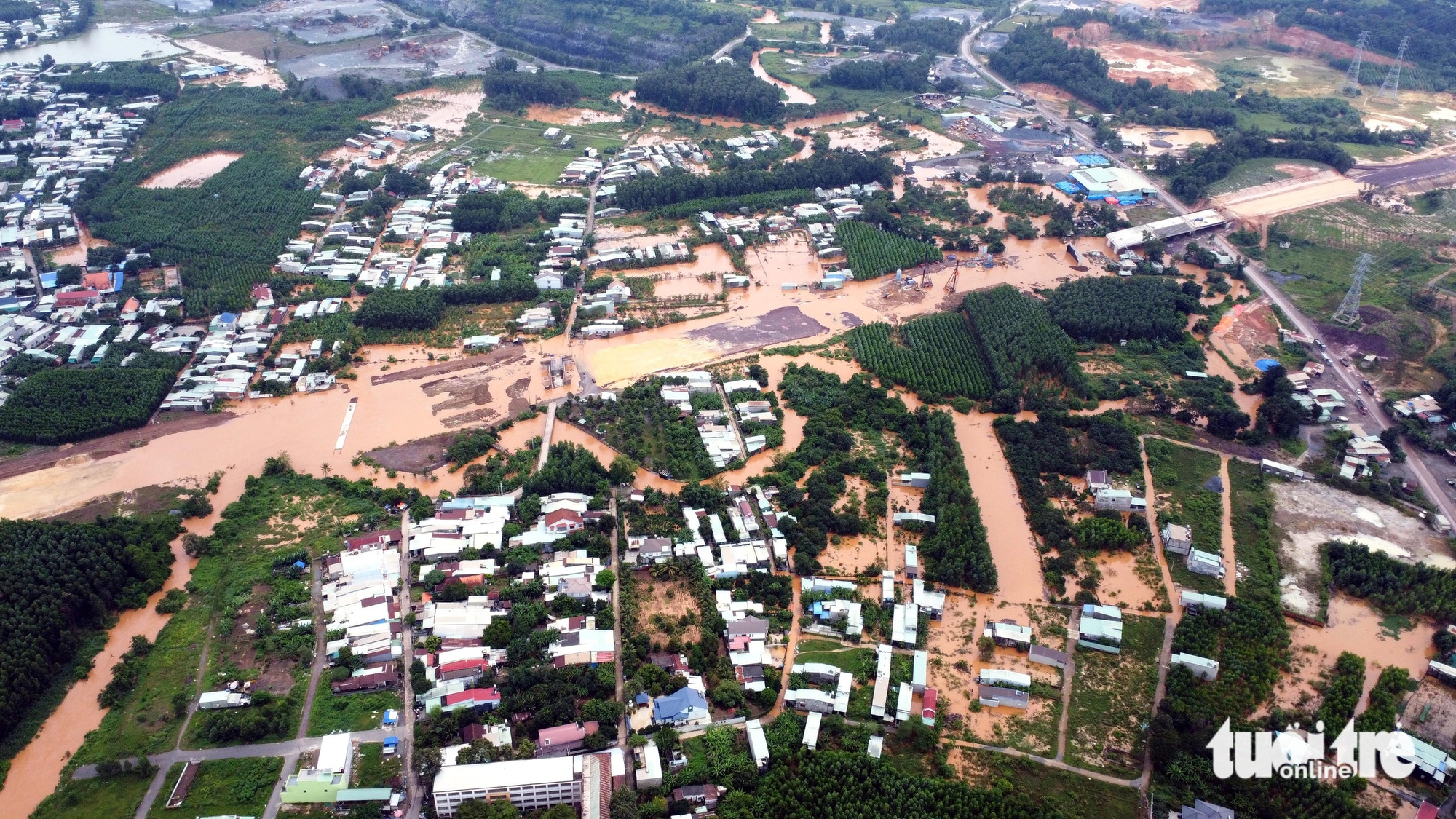 Đồng Nai: Hàng trăm hộ dân cạnh dự án cao tốc Biên Hòa - Vũng Tàu lại ngập lụt nặng - Ảnh 1.