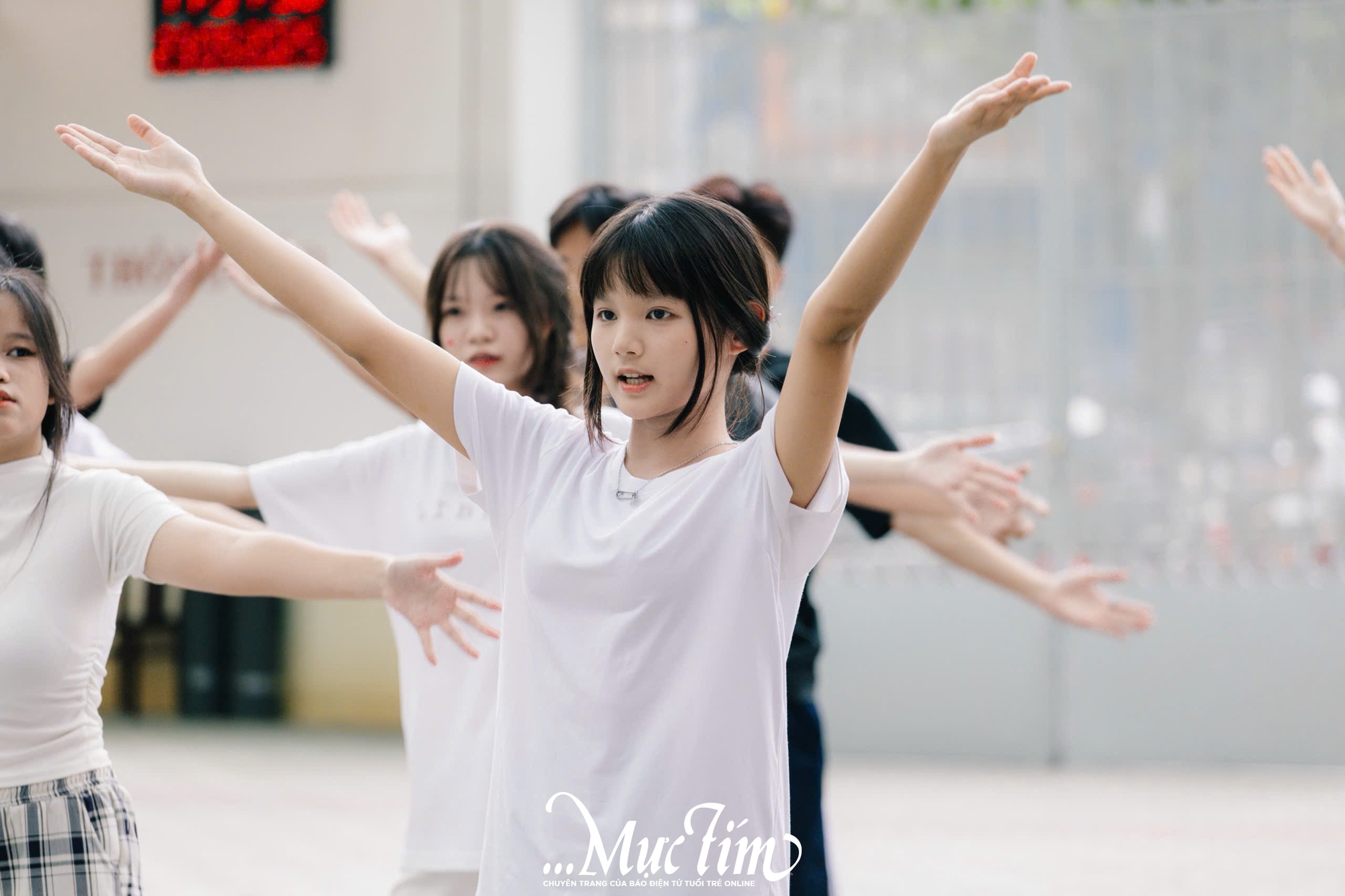 Teen Trường THPT Nguyễn Thái Bình thi nhảy dân vũ trong giờ ra chơi không điện thoại - Ảnh 5.