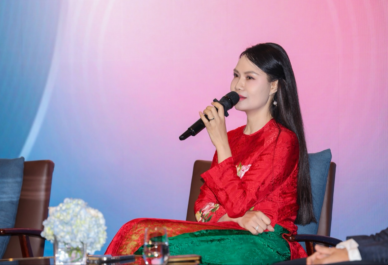 NSND Mai Hoa: Ai đi tìm mới mẻ ở cái tuổi ‘già chưa tới, trẻ đã qua’ nữa - Ảnh 2.