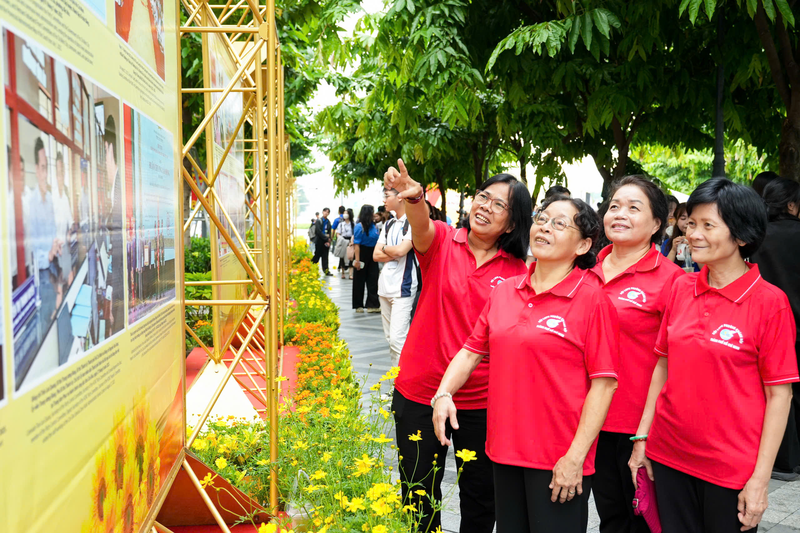Khai mạc triển lãm ảnh kỷ niệm 80 năm Ngày Nam Bộ kháng chiến - Ảnh 7.