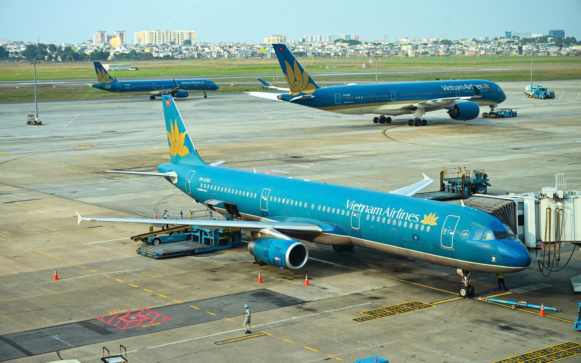 Singapore Airlines profit drop deepens on Air India losses - Ảnh 1.