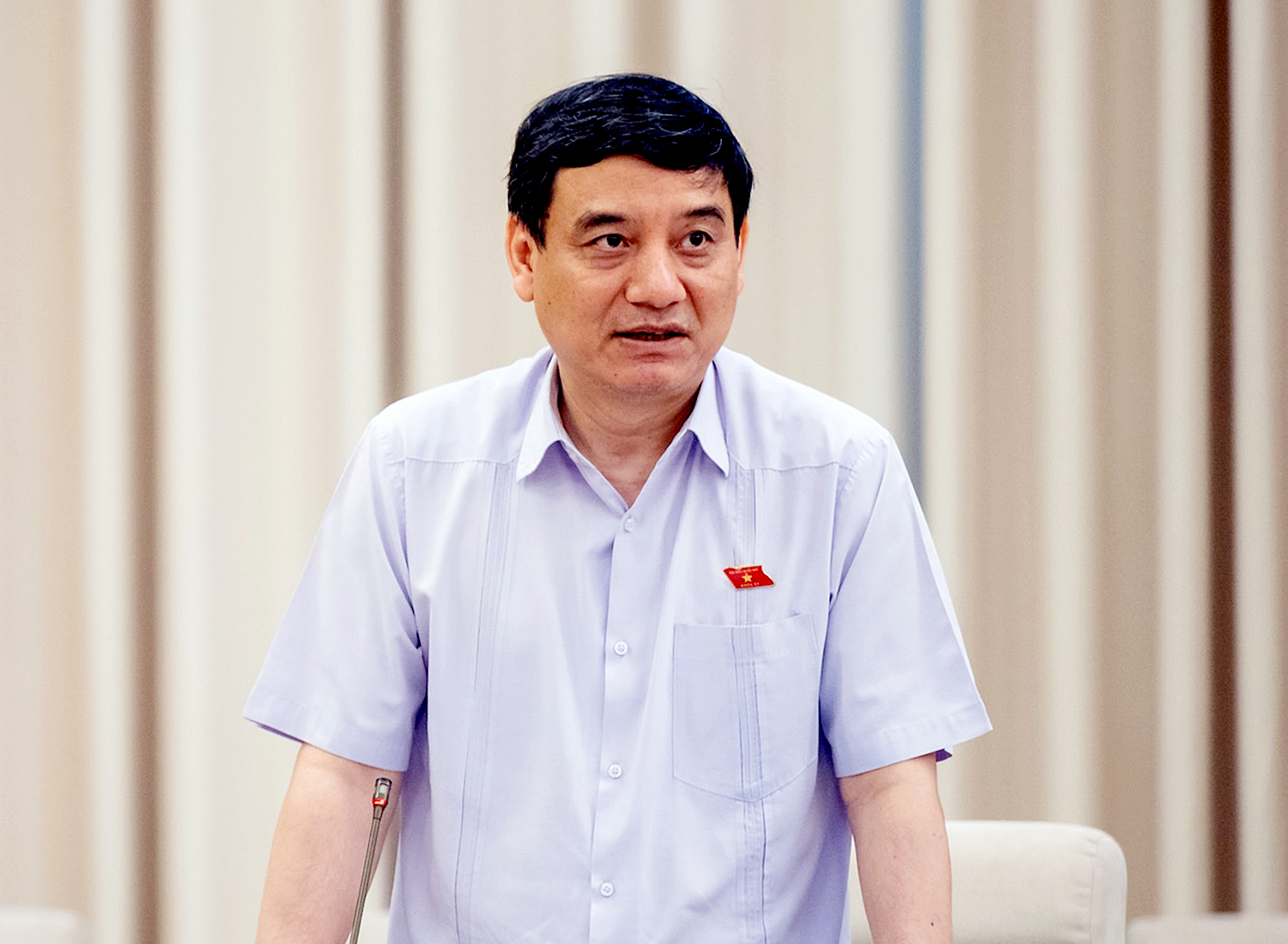 Ông Nguyễn Đắc Vinh: Học sinh lệch chuẩn rất lớn mà chỉ  thuần túy nhắc nhở sẽ rất khó - Ảnh 1.