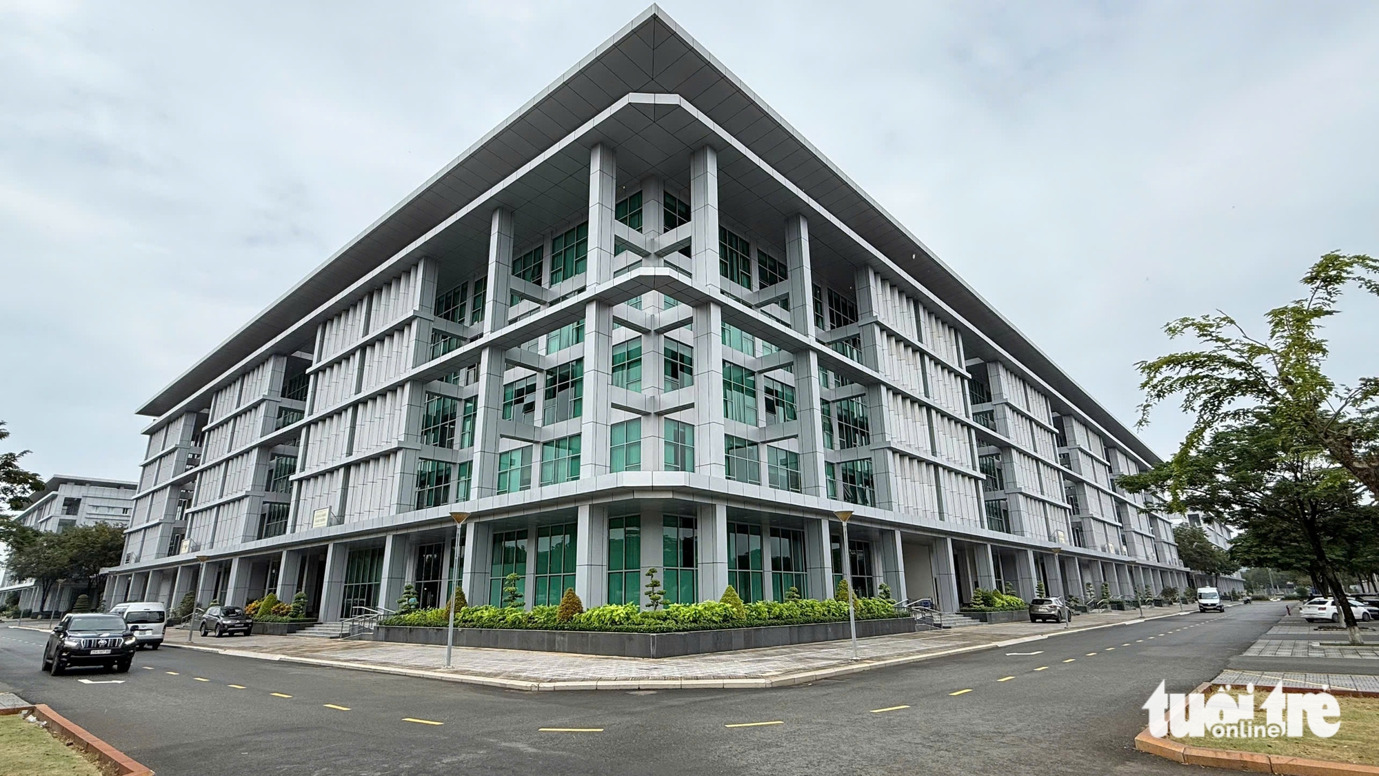 Hai trường đại học ở TP.HCM bác thông tin chuyển về Trung tâm hành chính Bà Rịa - Vũng Tàu - Ảnh 1.