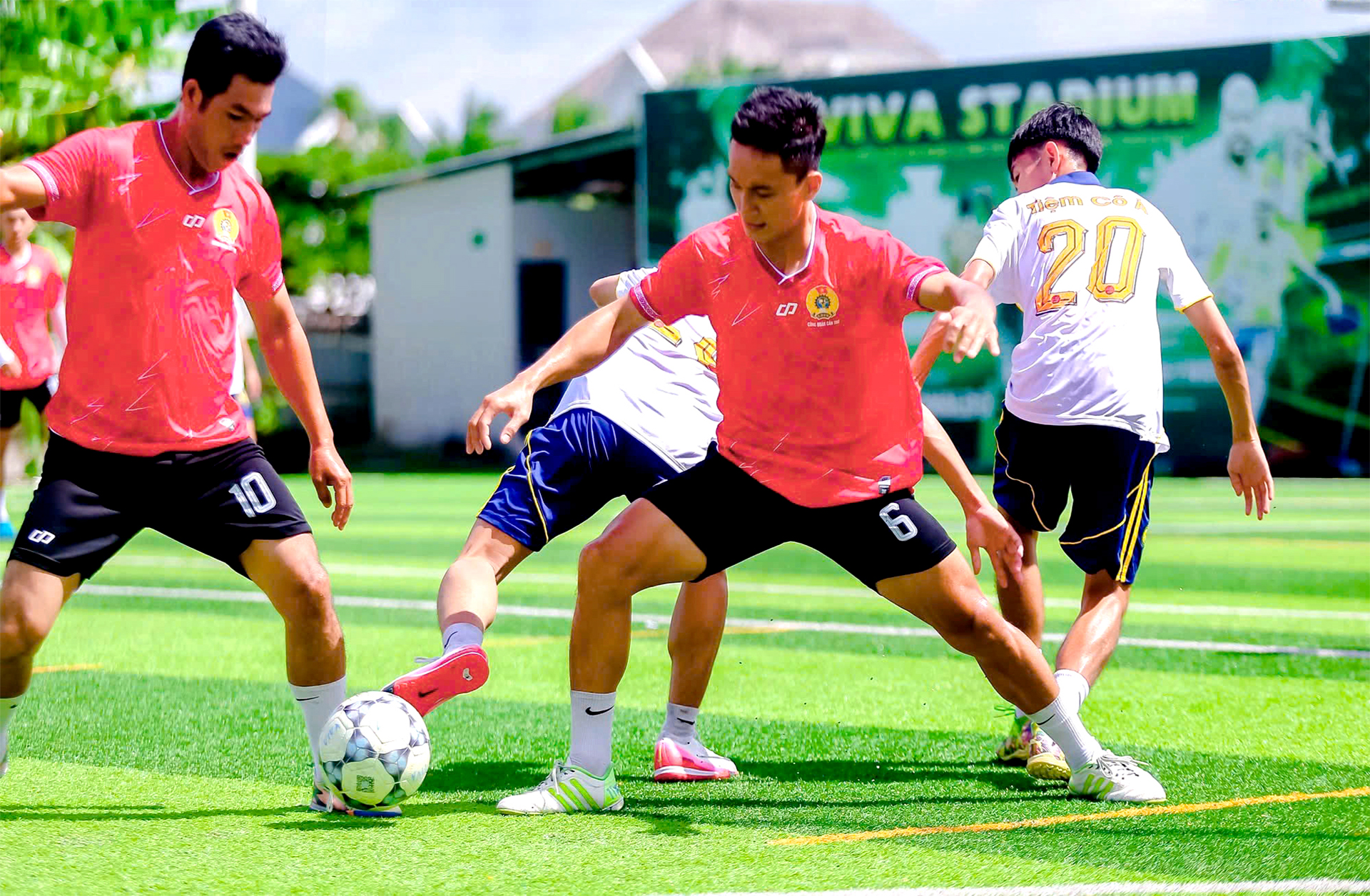 Giải bóng đá công nhân, viên chức Việt Nam 2025: Công đoàn Cần Thơ quyết đi TP.HCM 2 lần - Ảnh 1.