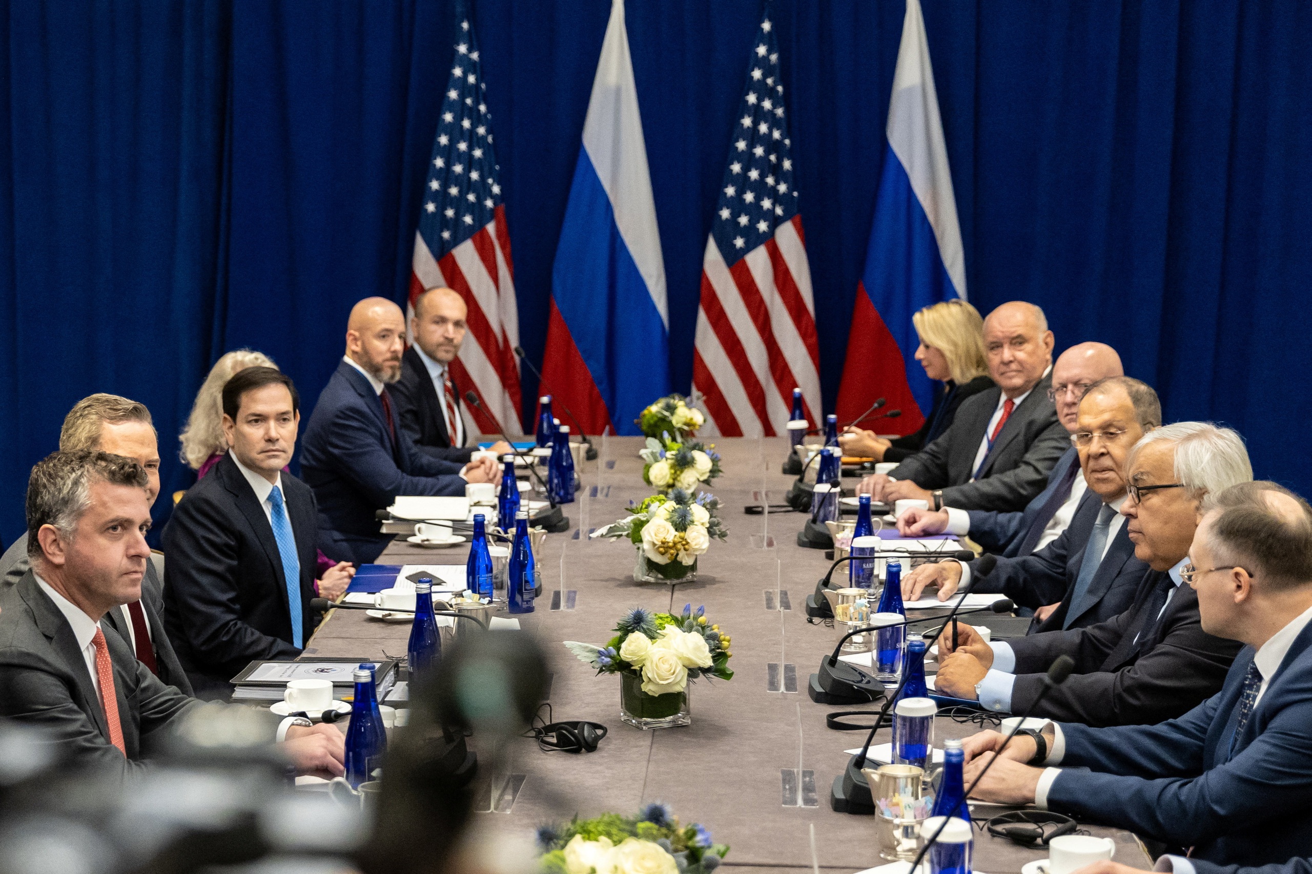 Ông Rubio gặp ngoại trưởng Nga, chuyển lời của Tổng thống Trump - Ảnh 1.