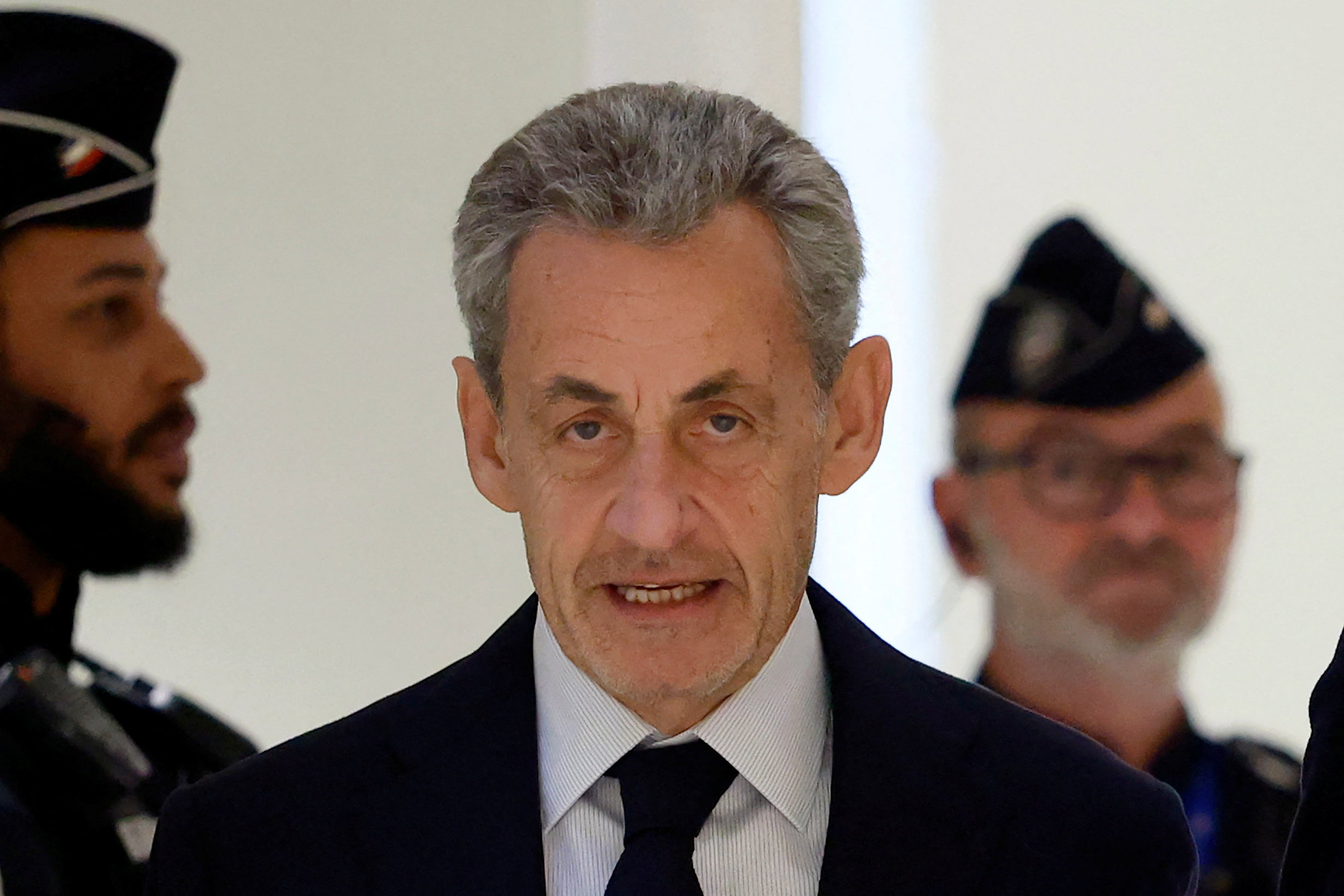 Cựu Tổng thống Pháp Sarkozy bị kết tội nhận tiền từ nước ngoài - Ảnh 1.