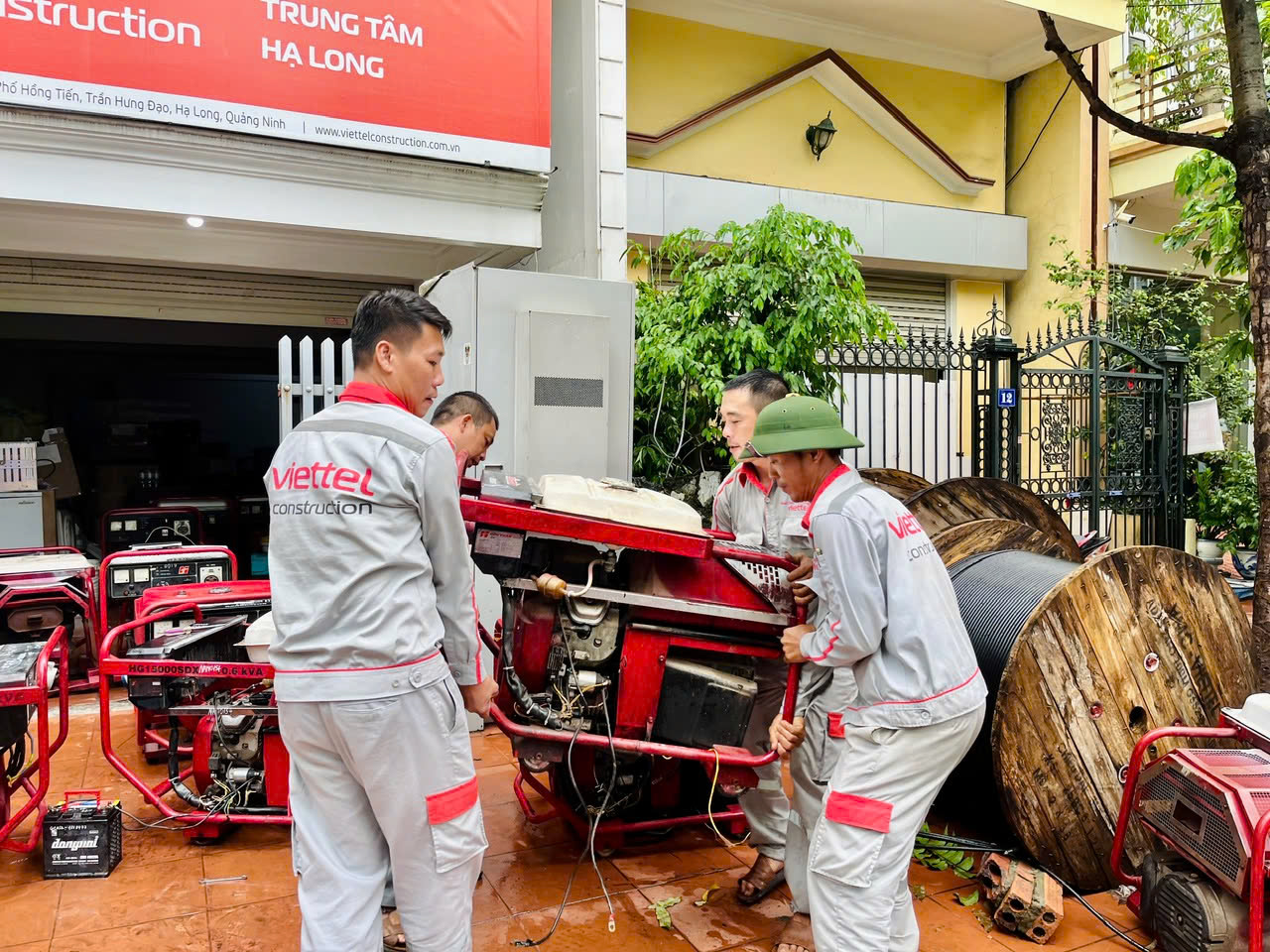 Viettel đảm bảo duy trì mạng lưới trong và sau bão Ragasa - Ảnh 2.