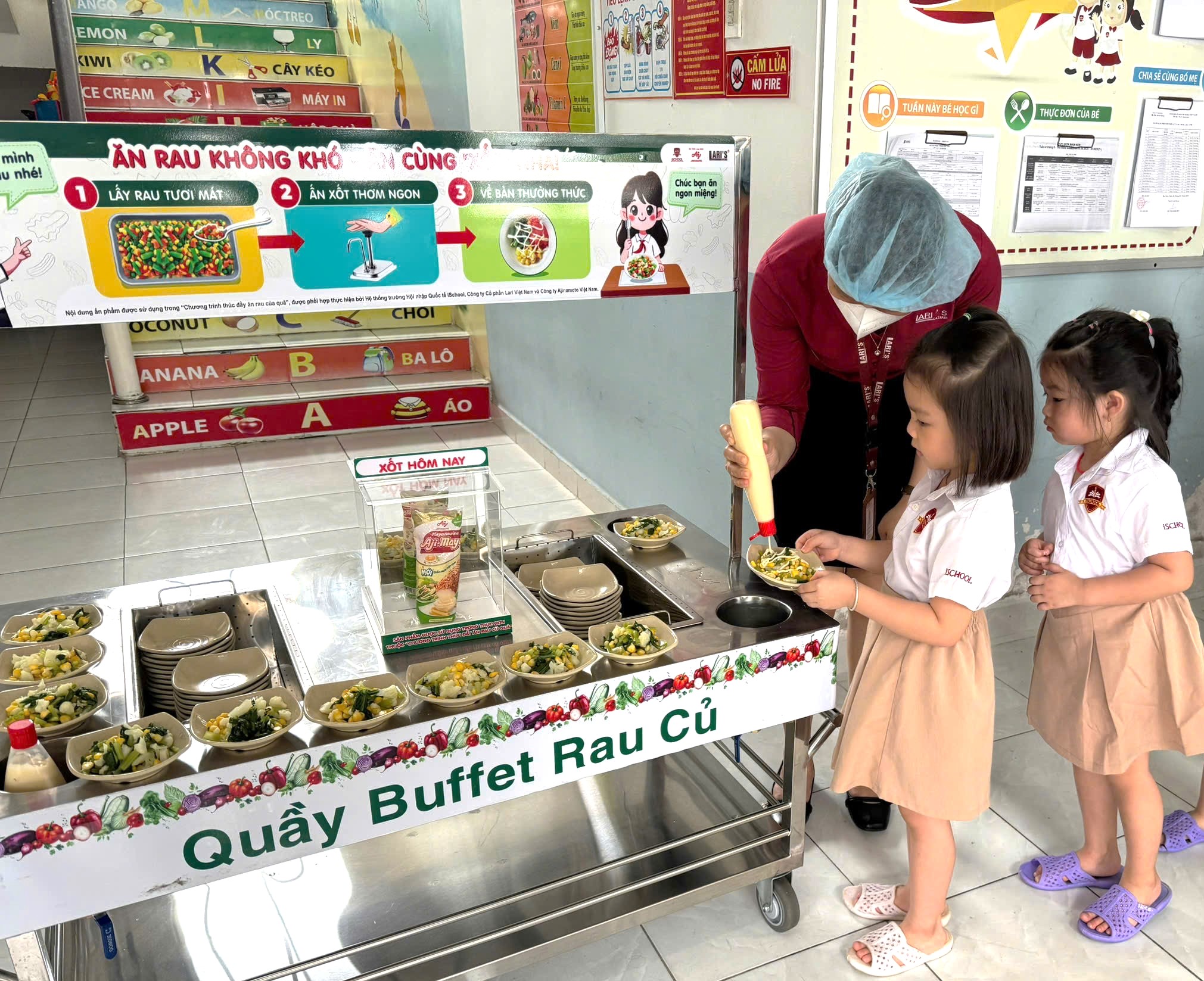 Để rau xanh thành ‘niềm vui bữa trưa’ của học sinh - Ảnh 1.