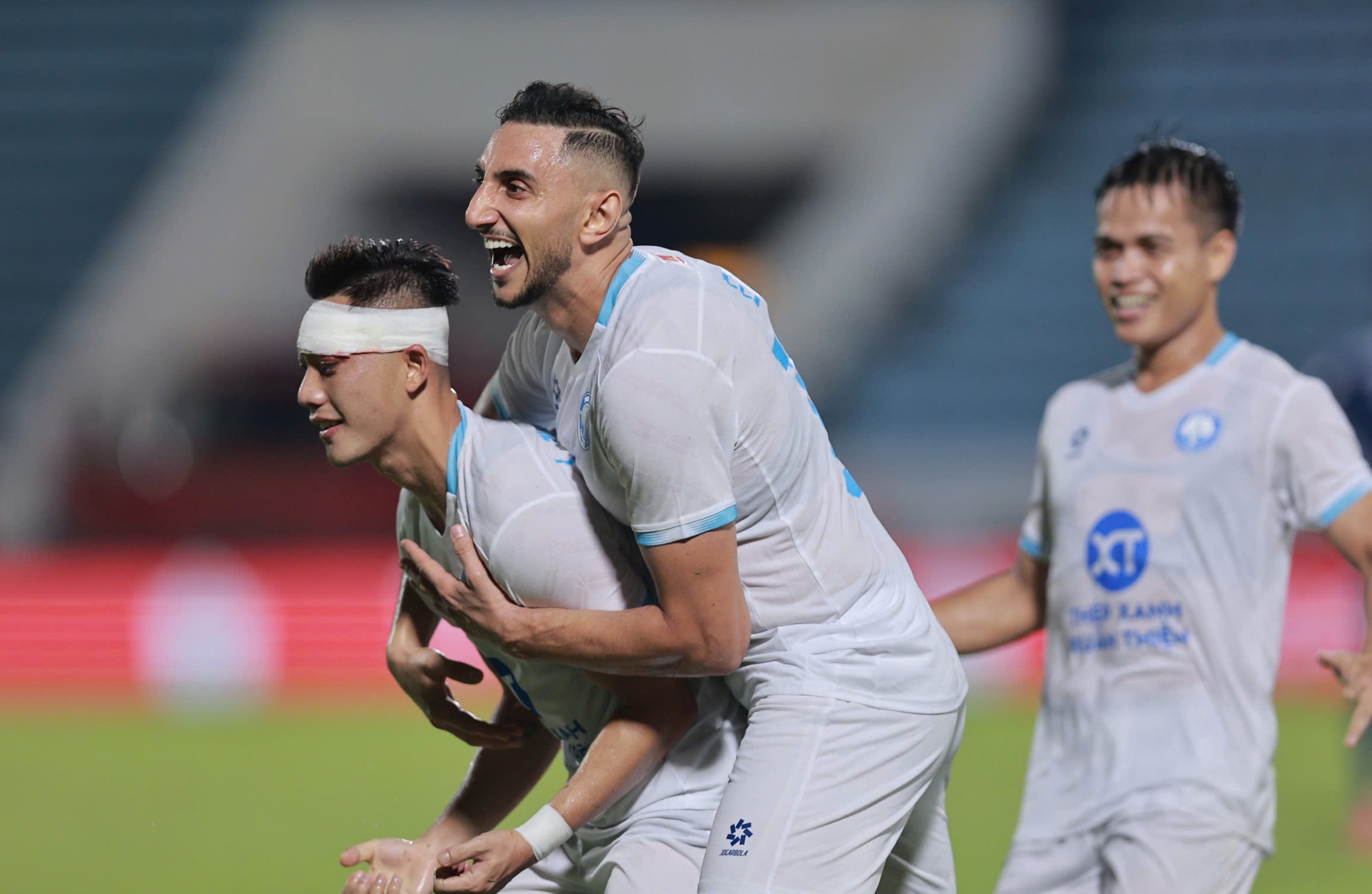 Nam Định vất vả thắng CLB Campuchia trong thế thiếu người - Ảnh 1.