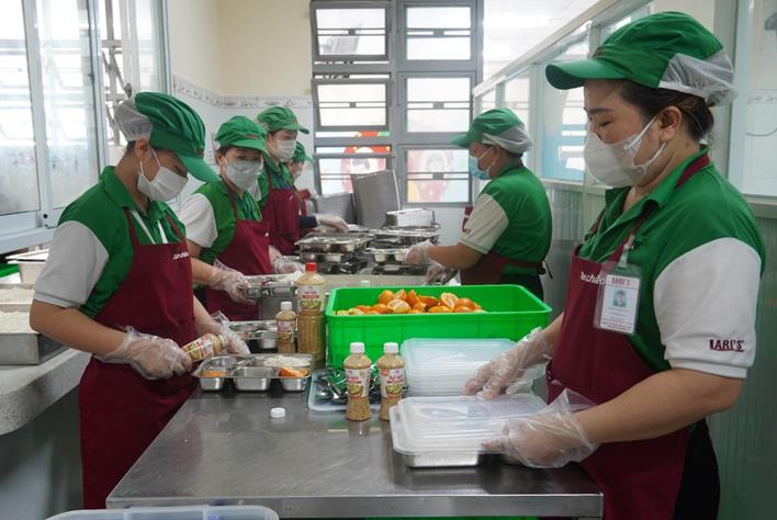 Để rau xanh thành ‘niềm vui bữa trưa’ của học sinh - Ảnh 5.