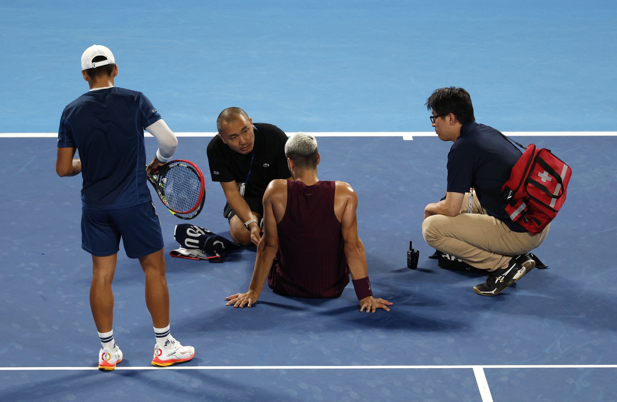 Alcaraz sợ hãi với chấn thương tại vòng 1 Japan Open - Ảnh 2.