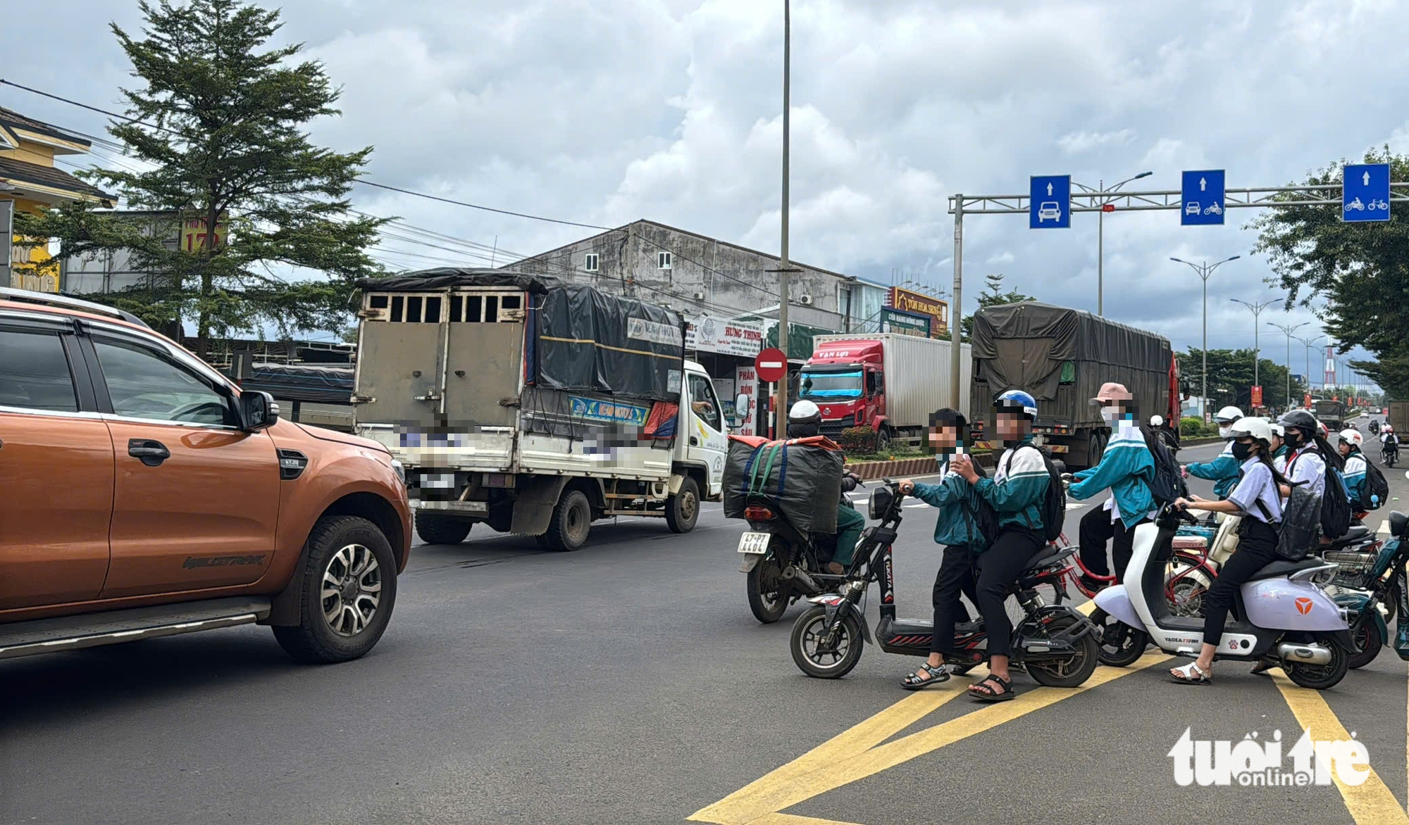 Liên tiếp học sinh gặp tai nạn giao thông ở Đắk Lắk, 39 em tử vong trong 9 tháng  - Ảnh 1.