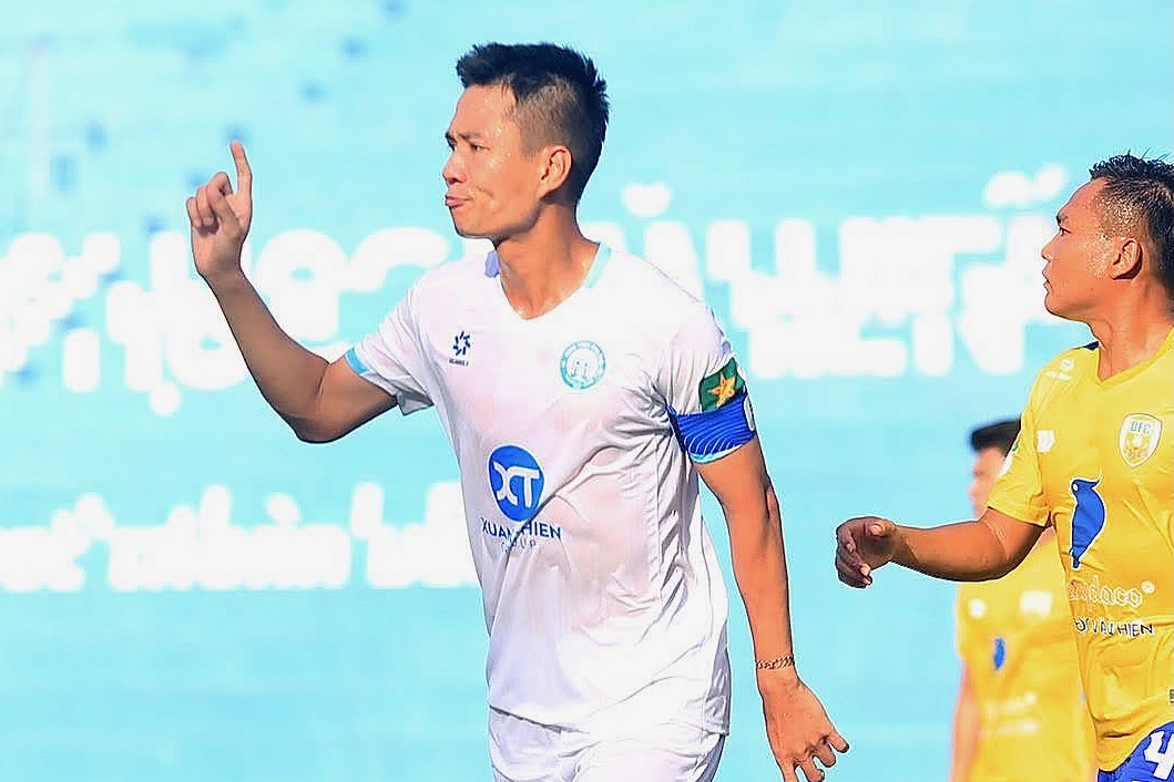 Xuân Thiện Phú Thọ 'thoát hiểm' phút 90+7 - Ảnh 1.