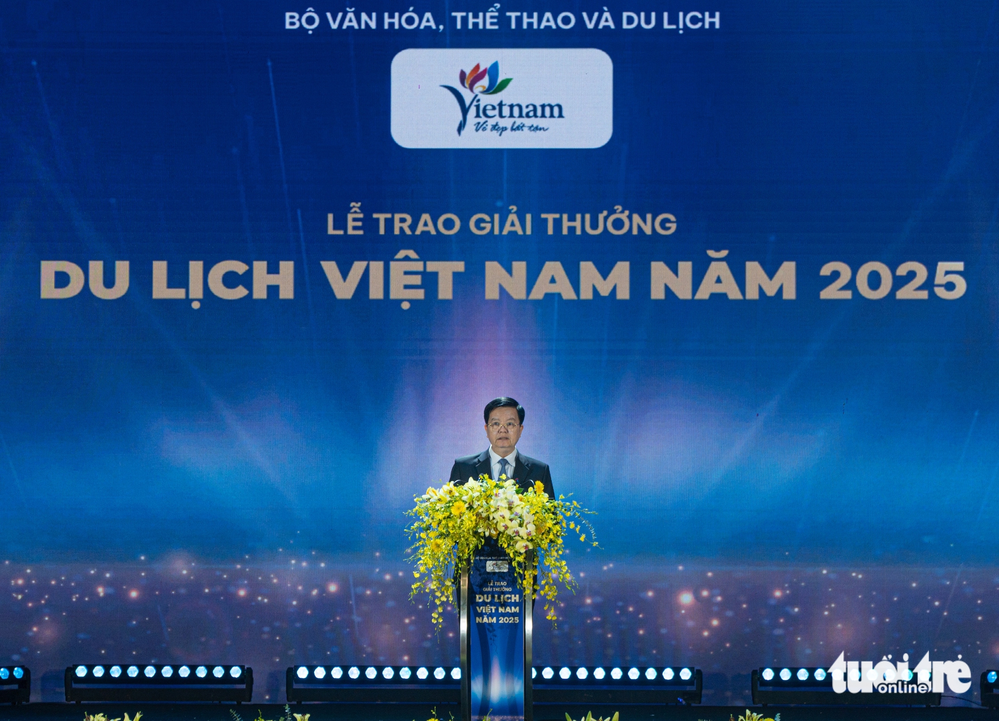 ຮອງນາຍົກລັດຖະມົນຕີ ມາຍວັນຈິນ: ການທ່ອງທ່ຽວແມ່ນສິລະປະແຫ່ງການເຊື່ອມຕໍ່ - ຮູບພາບທີ 2. Phó thủ tướng Mai Văn Chính: Du lịch là nghệ thuật của sự kết nối - Ảnh 2.