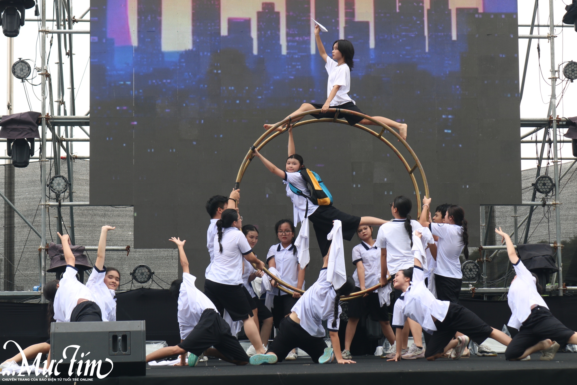 Trường đại học Thủ Dầu Một giành 2 giải cao nhất tại Liên hoan Nhóm nhảy học sinh, sinh viên- Ảnh 4.