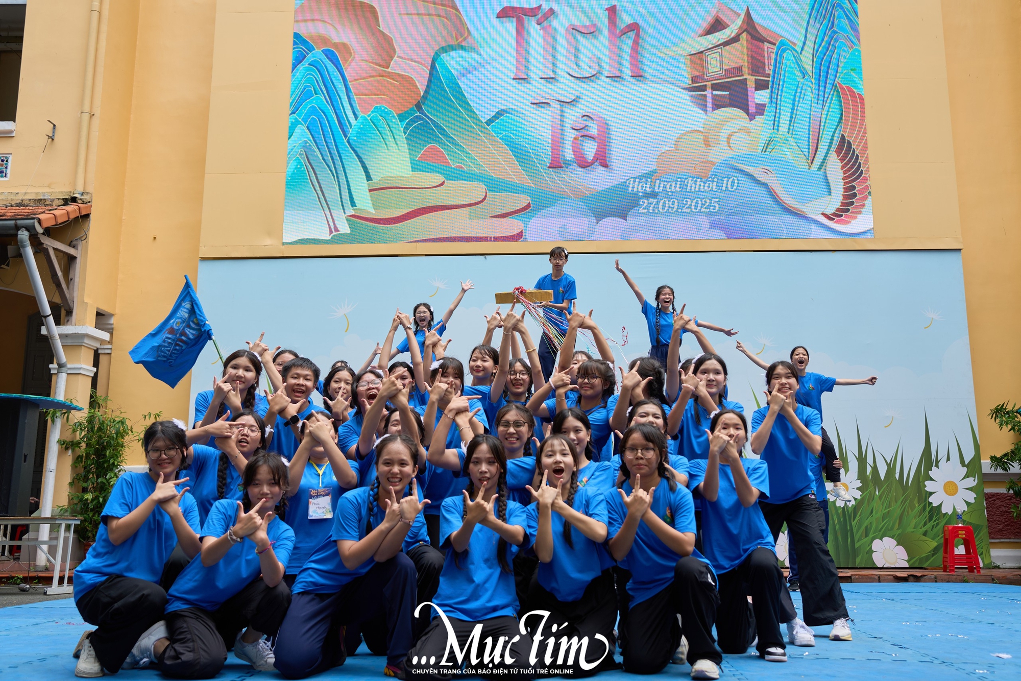 Trai tài gái giỏi cháy hết mình tại Hội trại khối 10 Trường THPT Nguyễn Thị Minh Khai - Ảnh 26.
