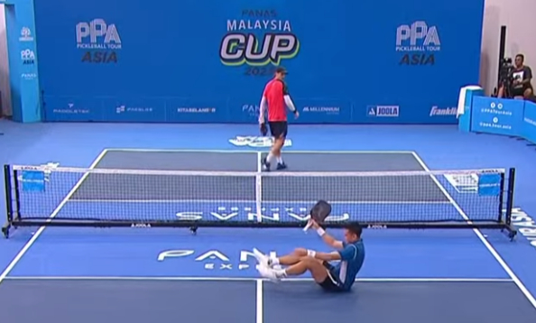 Lý Hoàng Nam thua 'tâm phục khẩu phục' tay vợt pickleball số 1 thế giới - Ảnh 1.