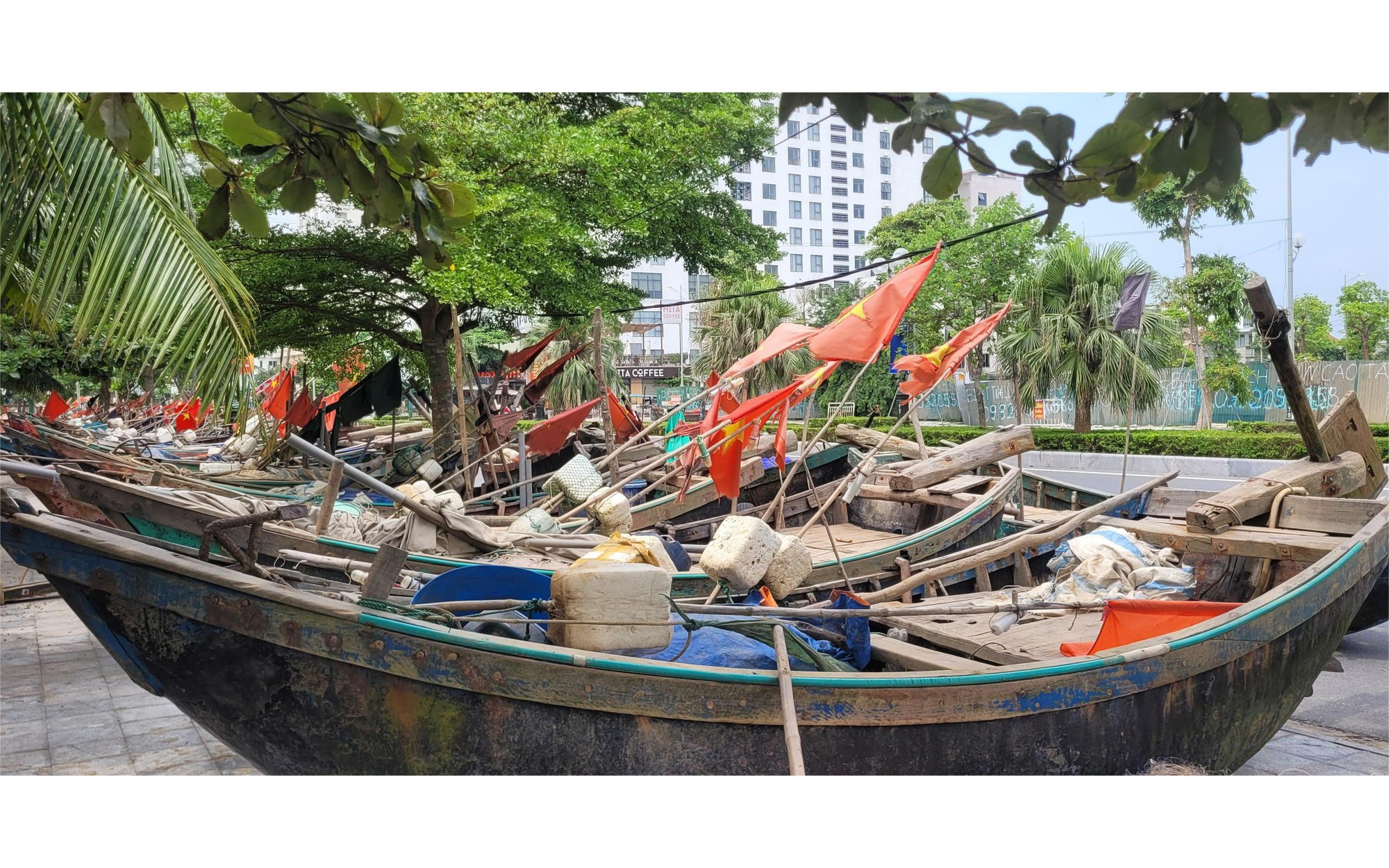 Vietnam’s Hue prepares to evacuate 32,000 residents ahead of storm Bualoi - Ảnh 2.