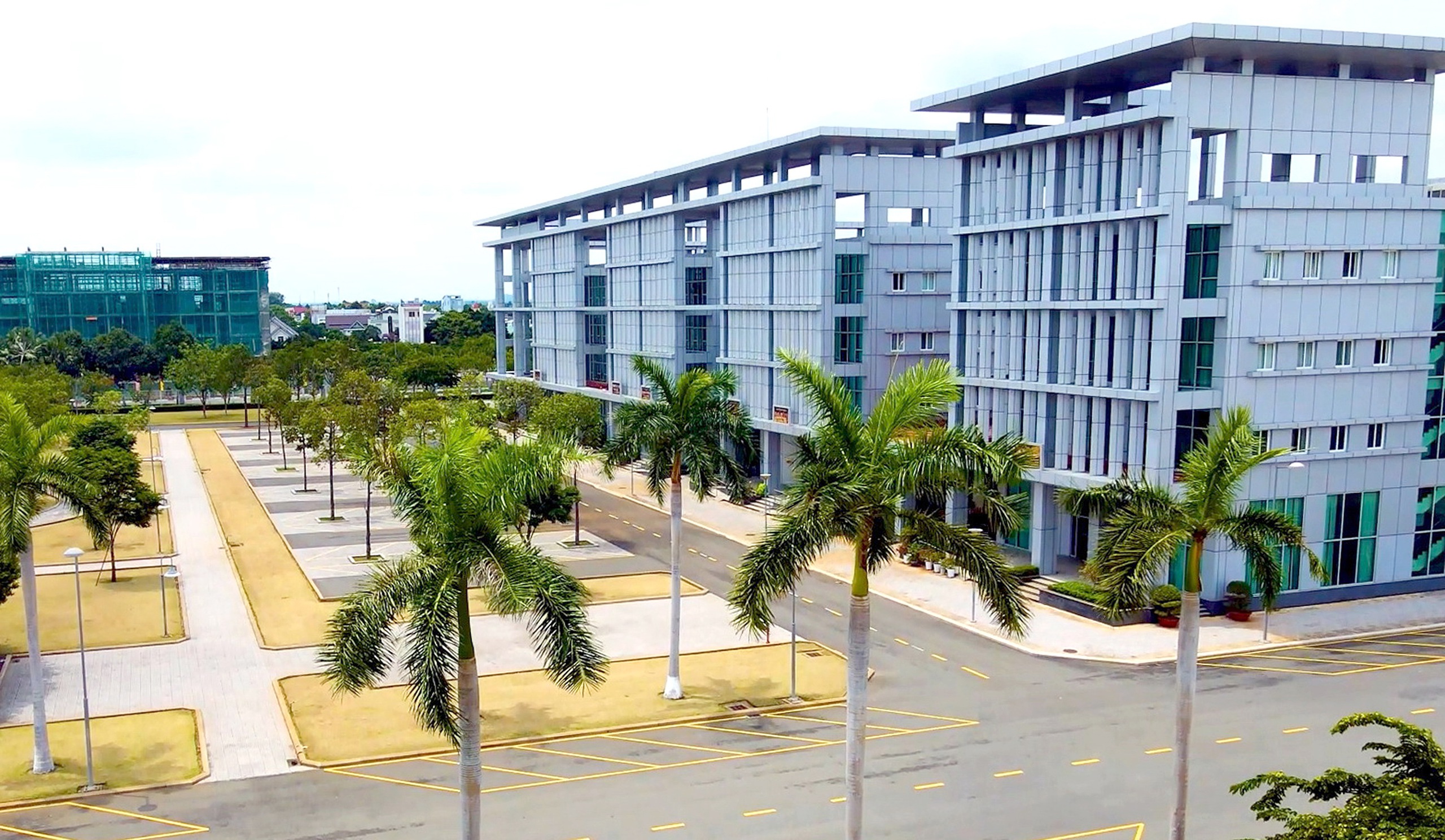 Tìm đáp số hiệu quả cho hàng ngàn trụ sở dôi dư - Ảnh 4.