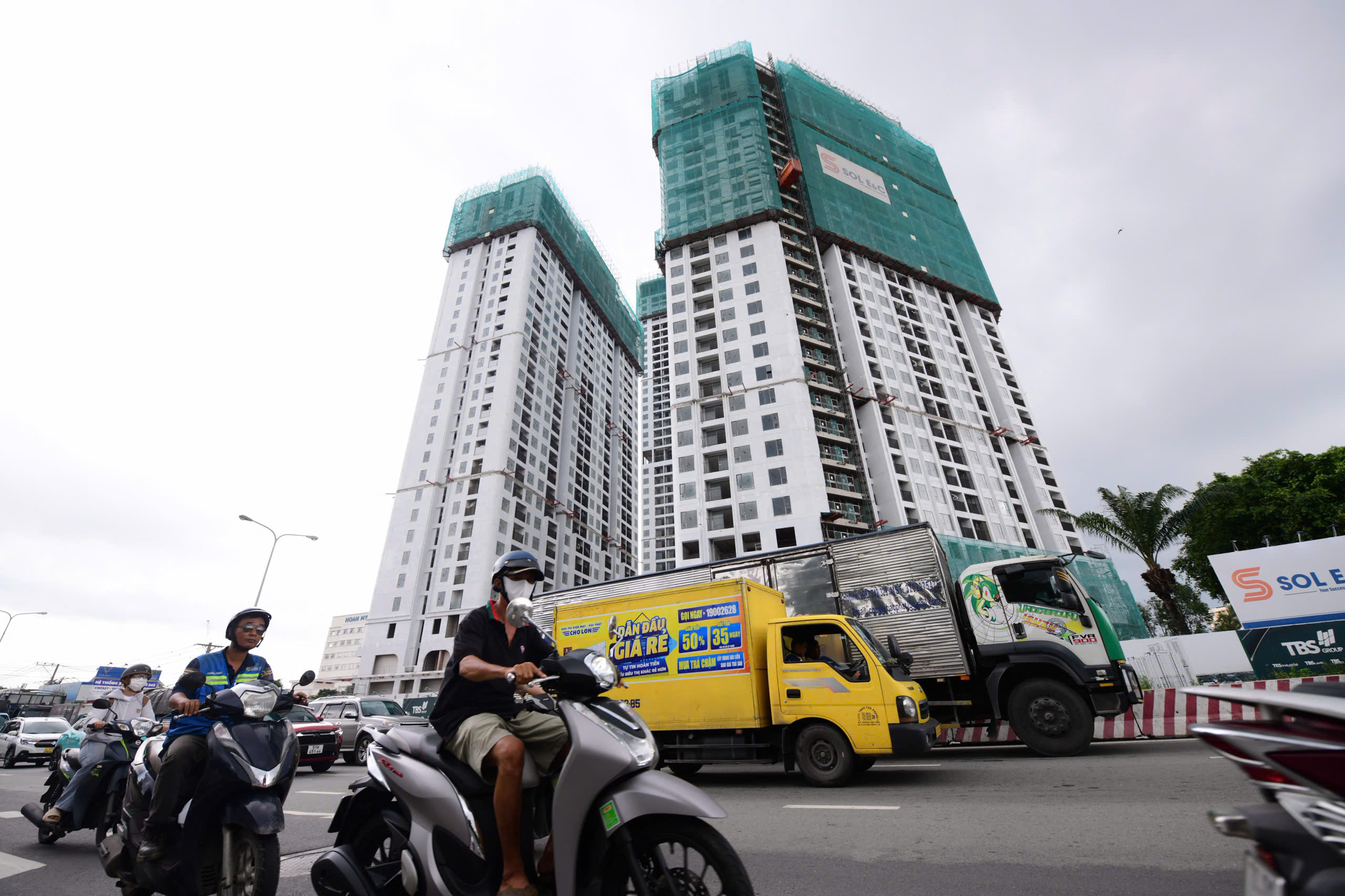 Giá nhà tăng cao, chẳng lẽ chịu thua - Ảnh 1.