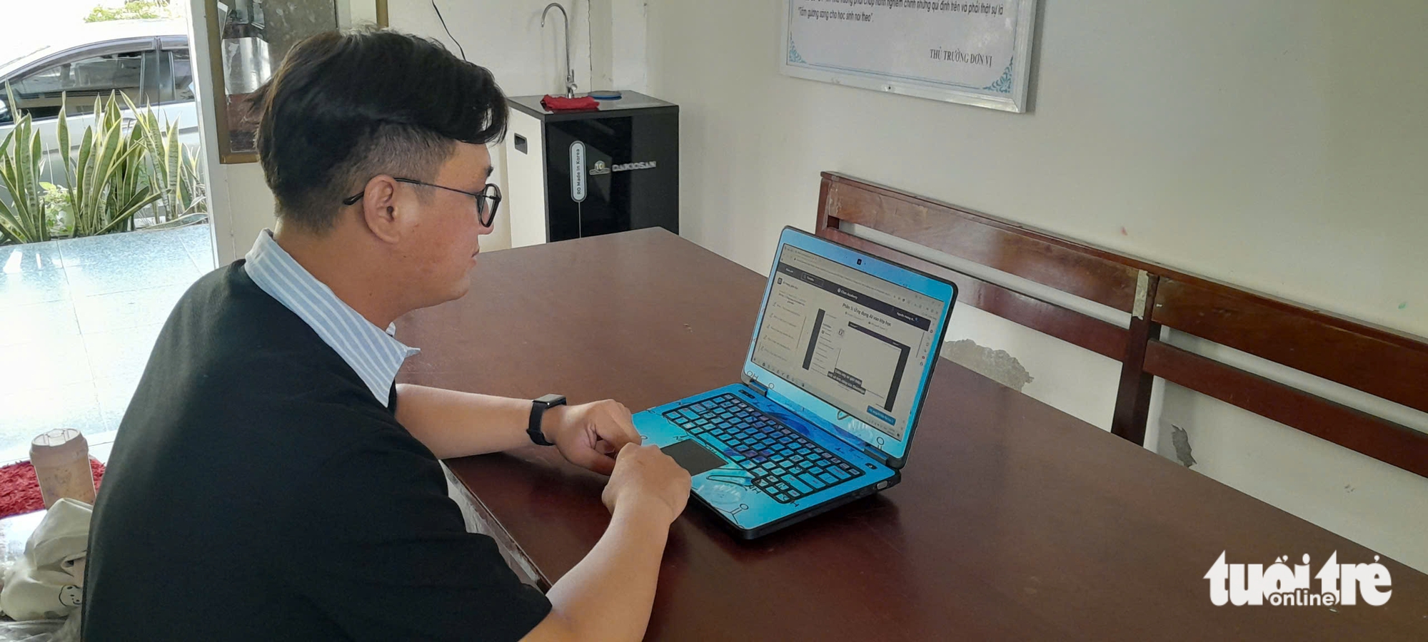 An Giang đào tạo toàn bộ giáo viên, sẵn sàng đưa AI vào lớp học - Ảnh 1.
