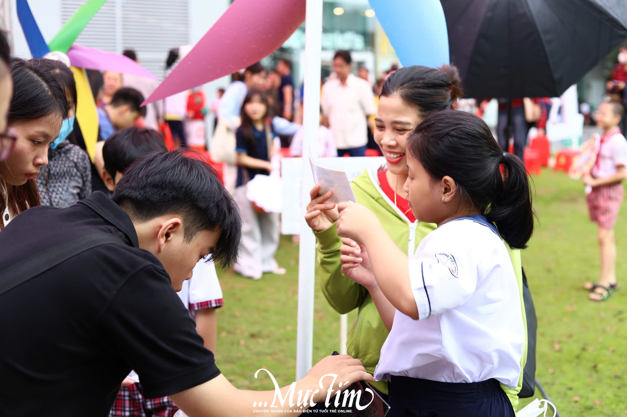 Rộn ràng góc photobooth Trung thu mơ ước để các bạn nhỏ lưu giữ khoảnh khắc bên gia đình - Ảnh 8.