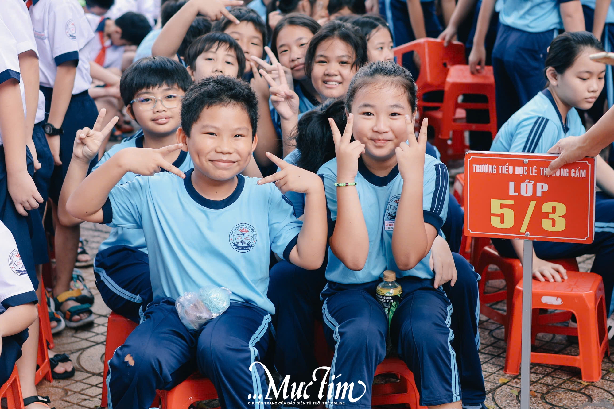 Học bổng Vì tương lai Việt Nam tiếp thêm động lực cho 5 em học sinh Trường tiểu học Lê Thị Hồng Gấm - Ảnh 2.
