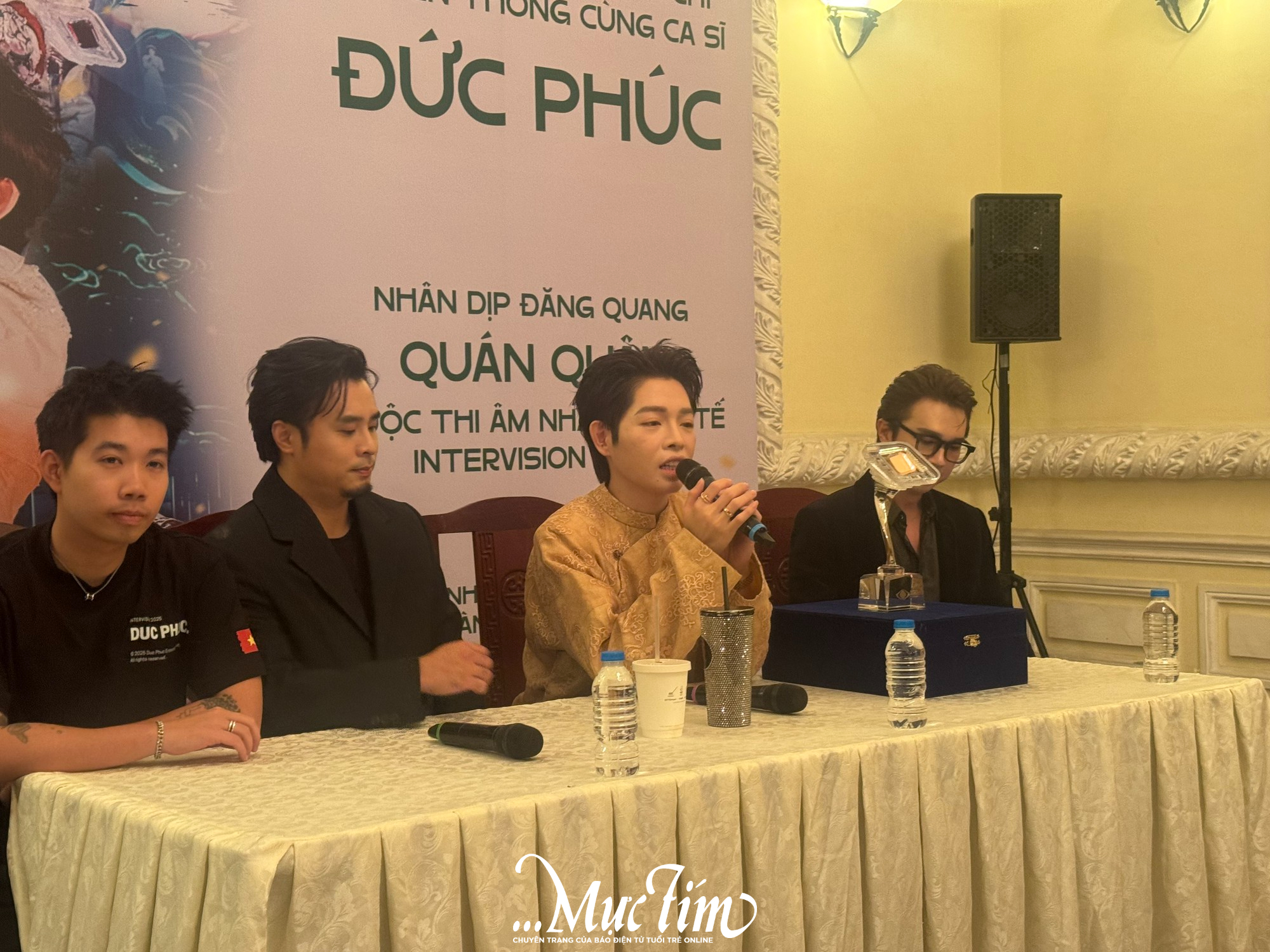 Vì sao quốc kỳ không xuất hiện trong tiết mục của Đức Phúc tại Intervision 2025? - Ảnh 1.