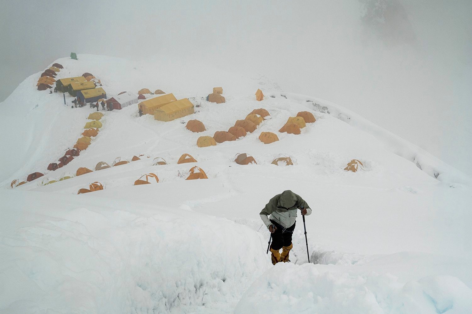 Carlos Soria: Nhà leo núi 86 tuổi thách thức giới hạn sinh học - Ảnh 3.