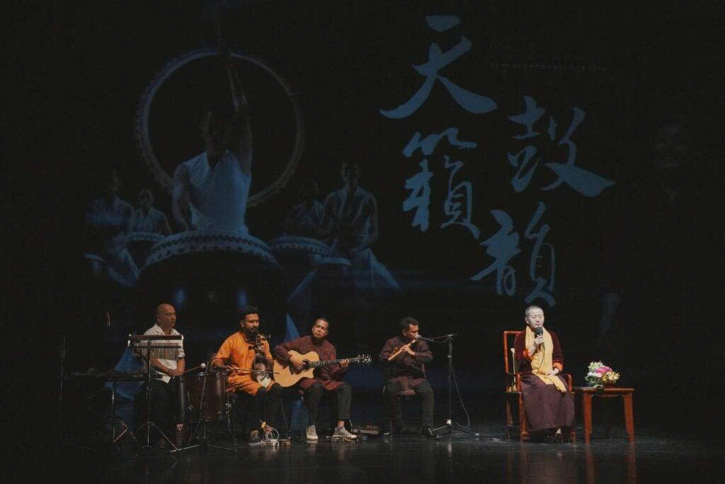 Ani Choying Drolma: Phẩm chất đẹp nhất của con người là lòng từ bi  - Ảnh 3. Ani Choying Drolma - Ảnh 3.