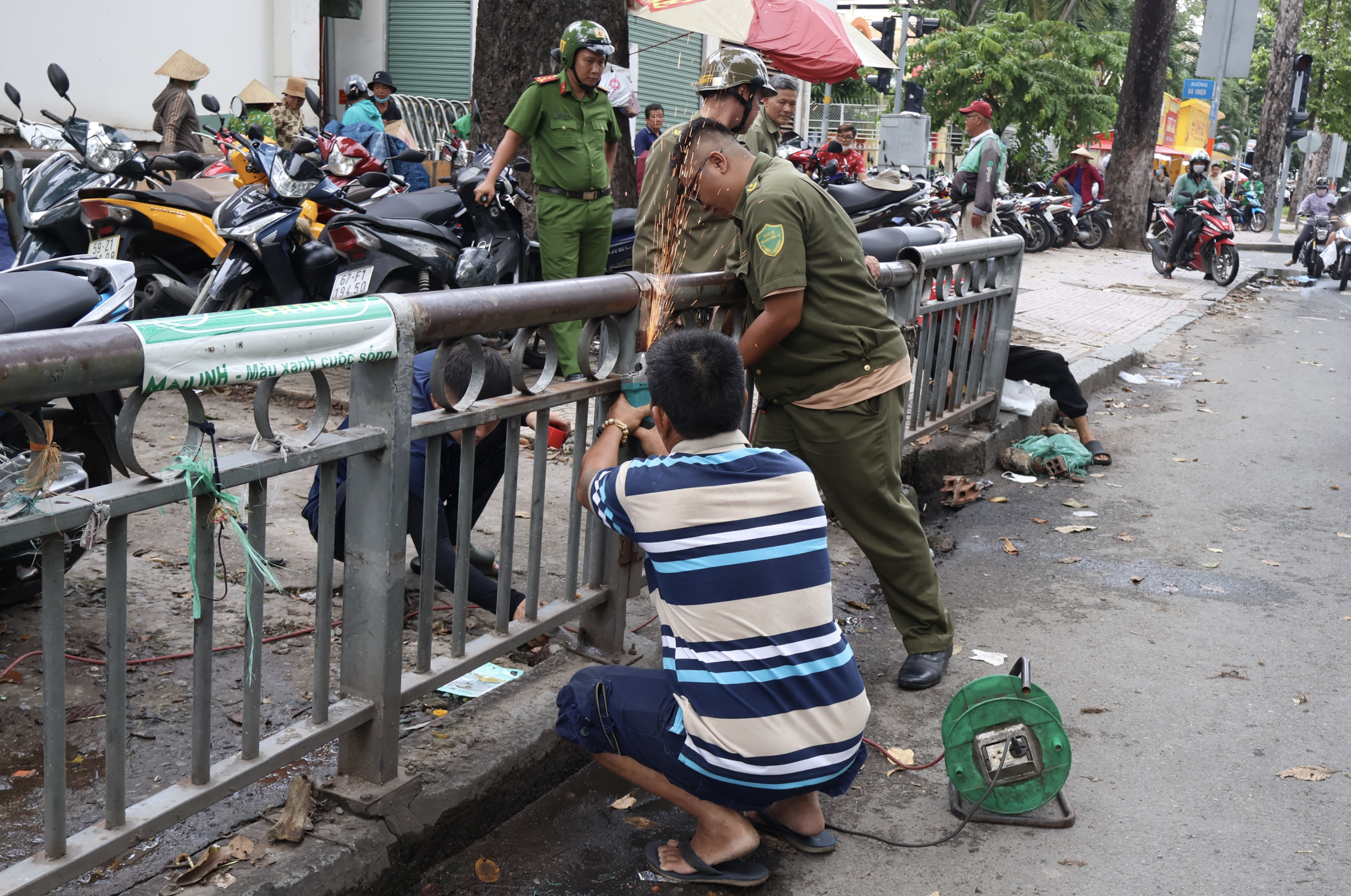 7 illegal parking lots shut down around major hospitals in Ho Chi Minh City