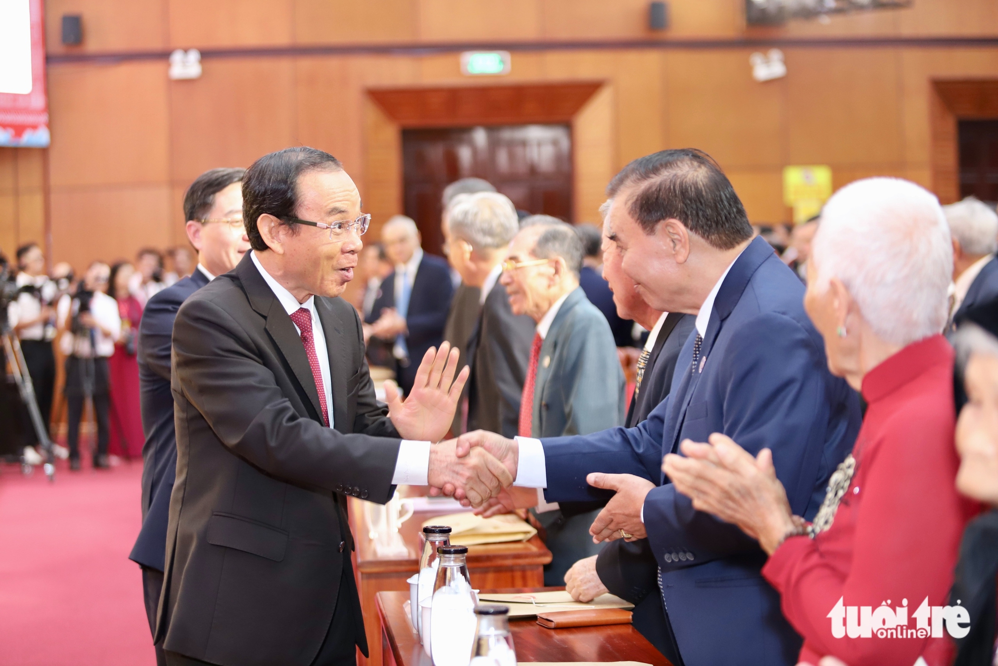 Ông Nguyễn Văn Nên: 'Con người phải là trung tâm, cán bộ phải thực chiến để phát triển quê hương' - Ảnh 1.