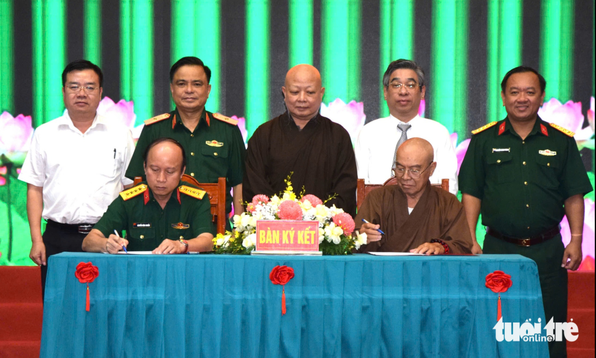 Phó bí thư Nguyễn Phước Lộc: Tôn giáo đóng góp tích cực vào đời sống xã hội, kinh tế, quốc phòng - Ảnh 1.