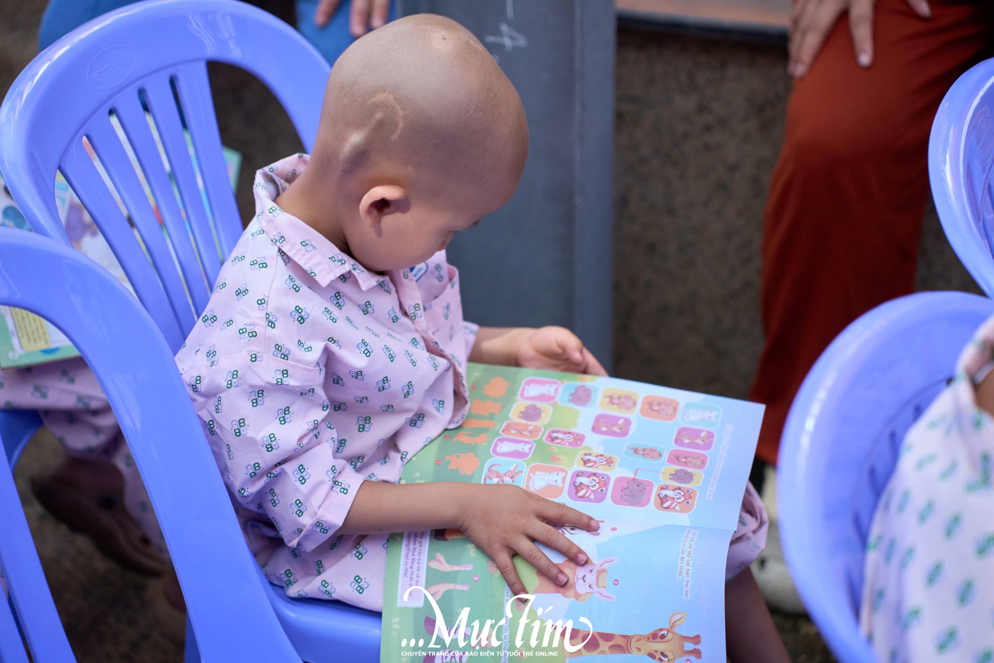 Trung thu mơ ước đến với bệnh nhi Bệnh viện Ung bướu TP.HCM- Ảnh 1.