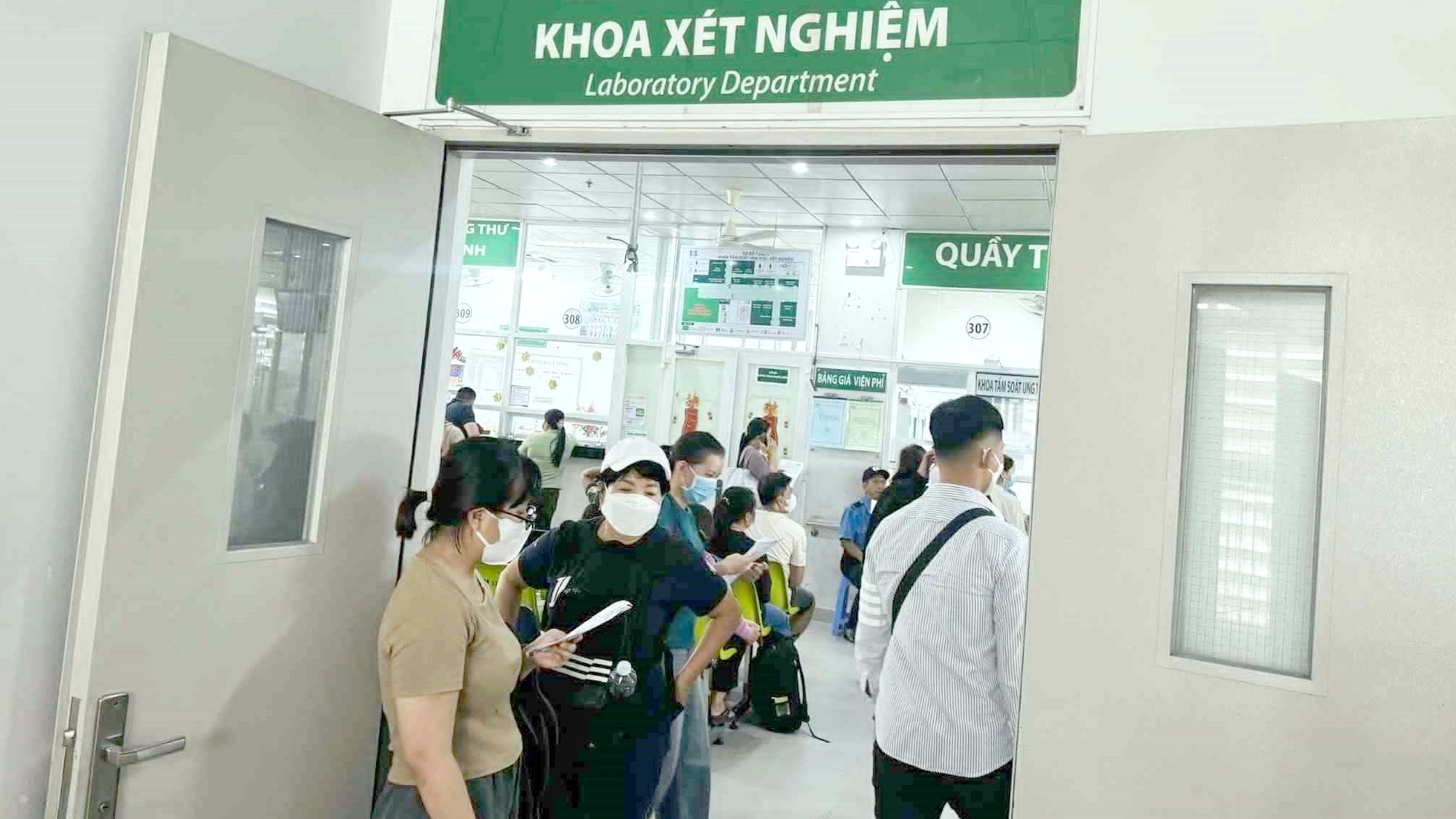 Người bệnh muốn đỡ chi tiền xét nghiệm nhiều lần, bao lâu khả thi? - Ảnh 2.