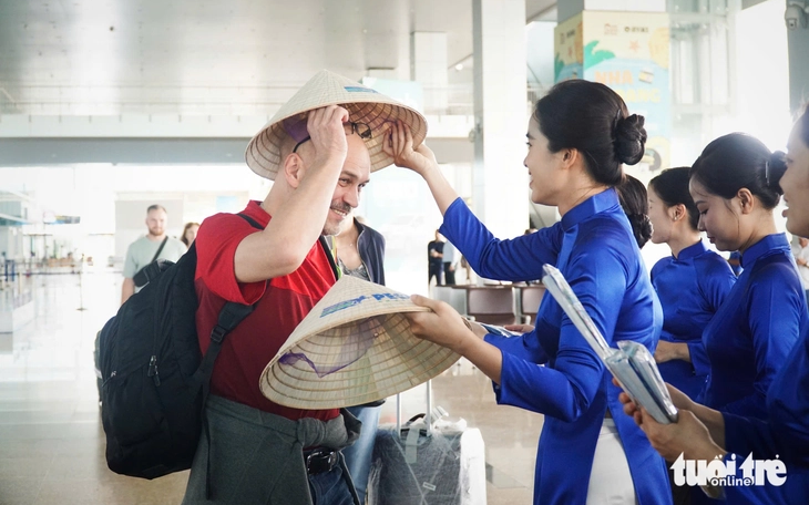 Da Nang to welcome 72,000 Russian, CIS tourists on charter flights next year- Ảnh 2.