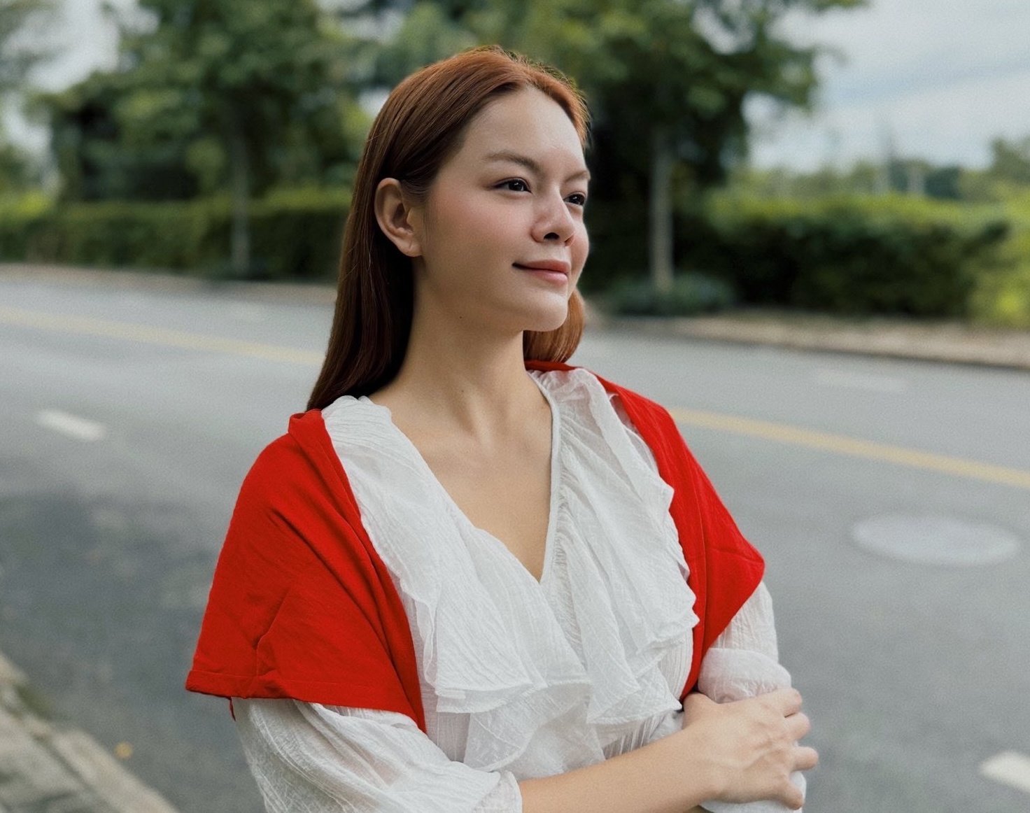 Bich Phuong ពន្យារពេល MV លោក Pham Quynh Anh បរិច្ចាគ 50 លានដល់ប្រជាជនដែលរងផលប៉ះពាល់ដោយព្យុះ Bualoi - រូបថត 2 ។ Bích Phương hoãn MV, Phạm Quỳnh Anh quyên 50 triệu cho người dân chịu bão Bualoi - Ảnh 2.