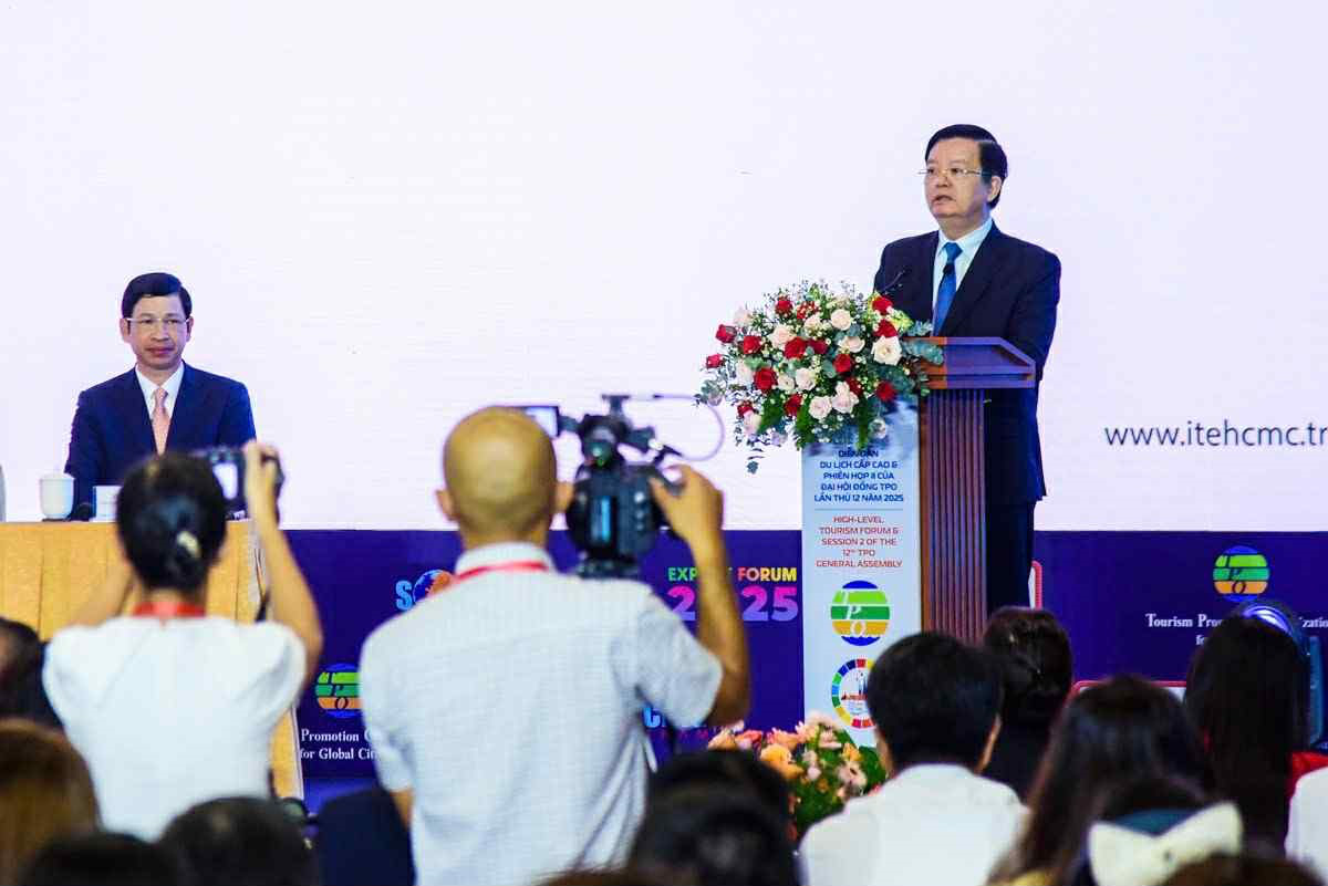 Phó thủ tướng Mai Văn Chính đề xuất xây dựng bộ nguyên tắc du lịch số và du lịch xanh - Ảnh 1.