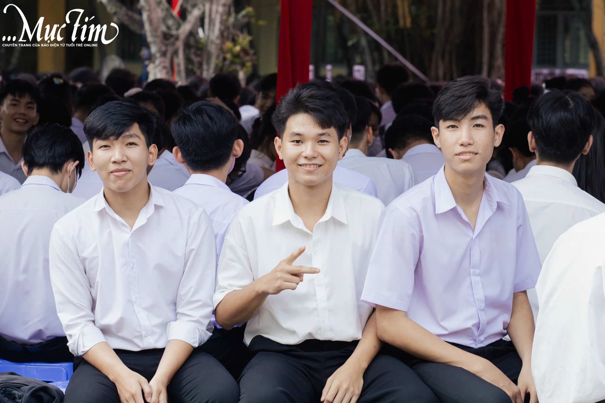Teen Trường THPT Trung Phú rạng rỡ, quyết tâm trong ngày khai trường đặc biệt- Ảnh 18.