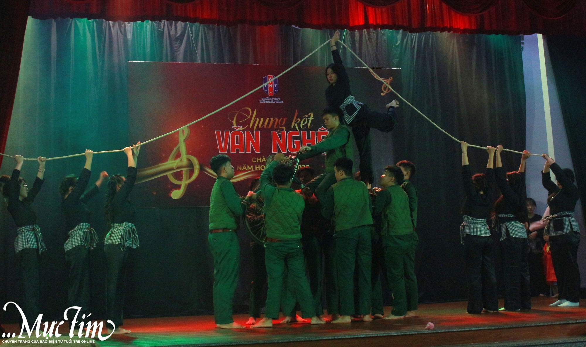 Teen Trường THPT Trần Nhân Tông văn nghệ sắc màu, sẵn sàng cho năm học mới- Ảnh 2.