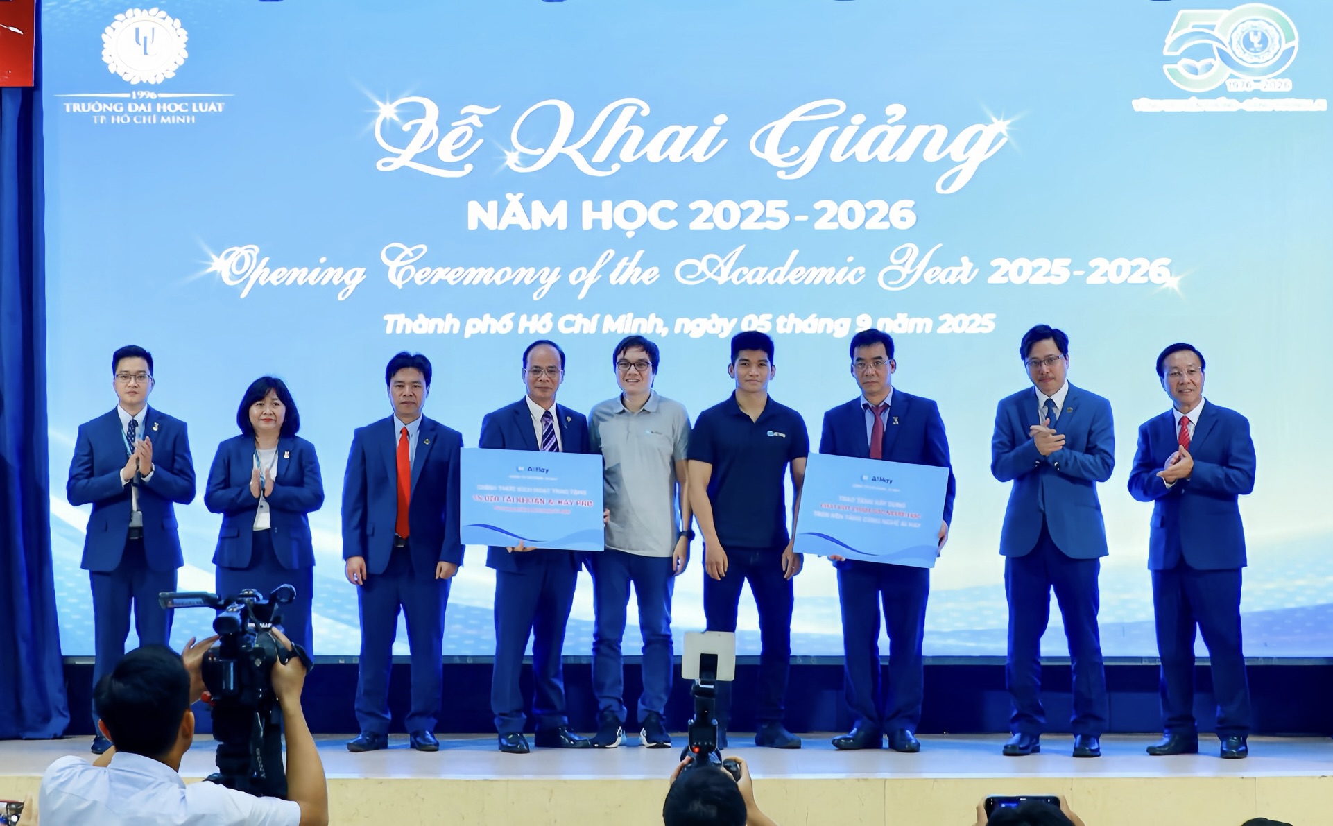 ホーチミン市法科大学、大学教育期間を3.5年に短縮 - 写真1。 Trường đại học Luật TP.HCM rút ngắn thời gian đào tạo đại học xuống 3,5 năm - Ảnh 1.