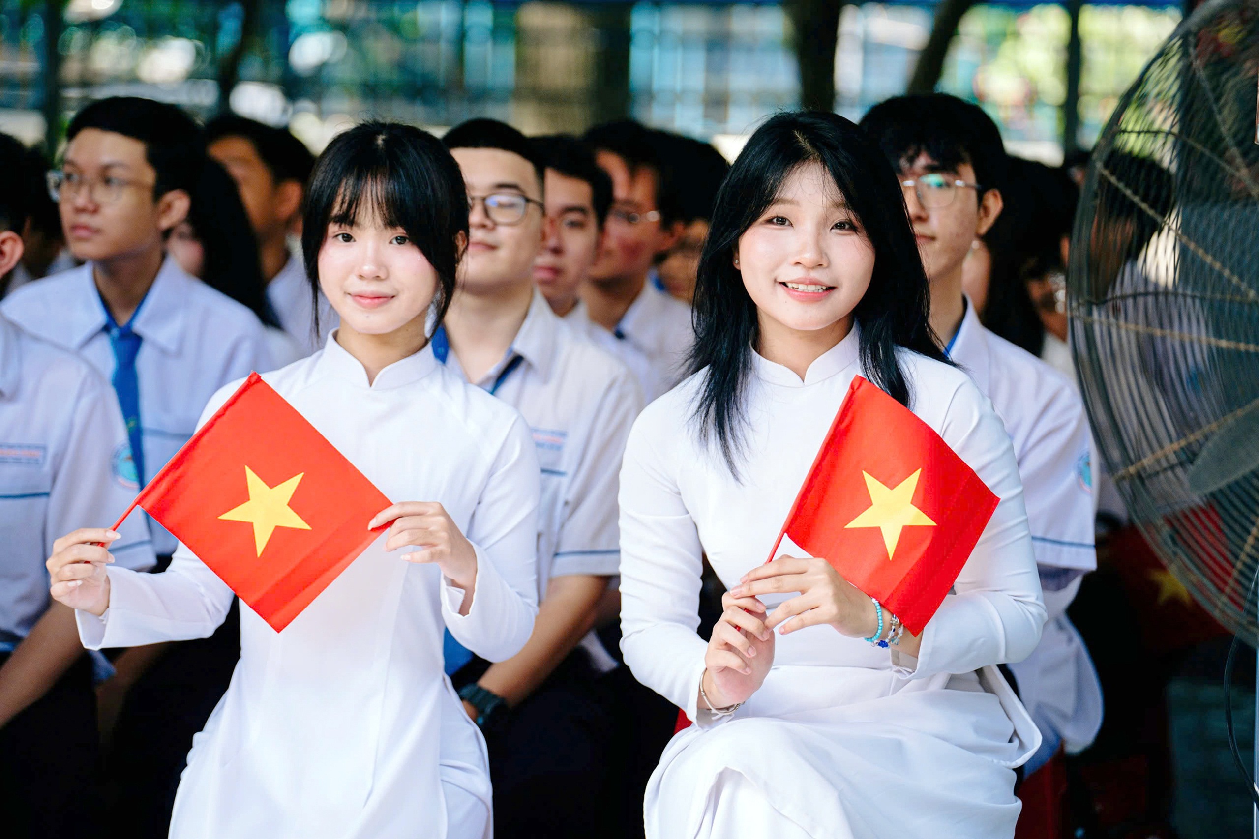 Bộ Nội vụ đề nghị mới: Các địa phương khẩn trương đề xuất phương án sắp xếp trường học, bệnh viện - Ảnh 1.