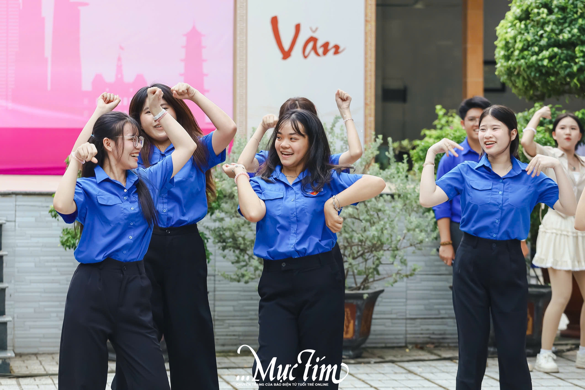 ‘Bắt sóng thanh xuân’ cùng 'tân binh' Trường THPT Hùng Vương- Ảnh 39.