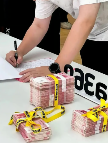Công ty Trung Quốc gây sốt khi treo thưởng 140.000 USD khuyến khích nhân viên giảm cân - Ảnh 1.